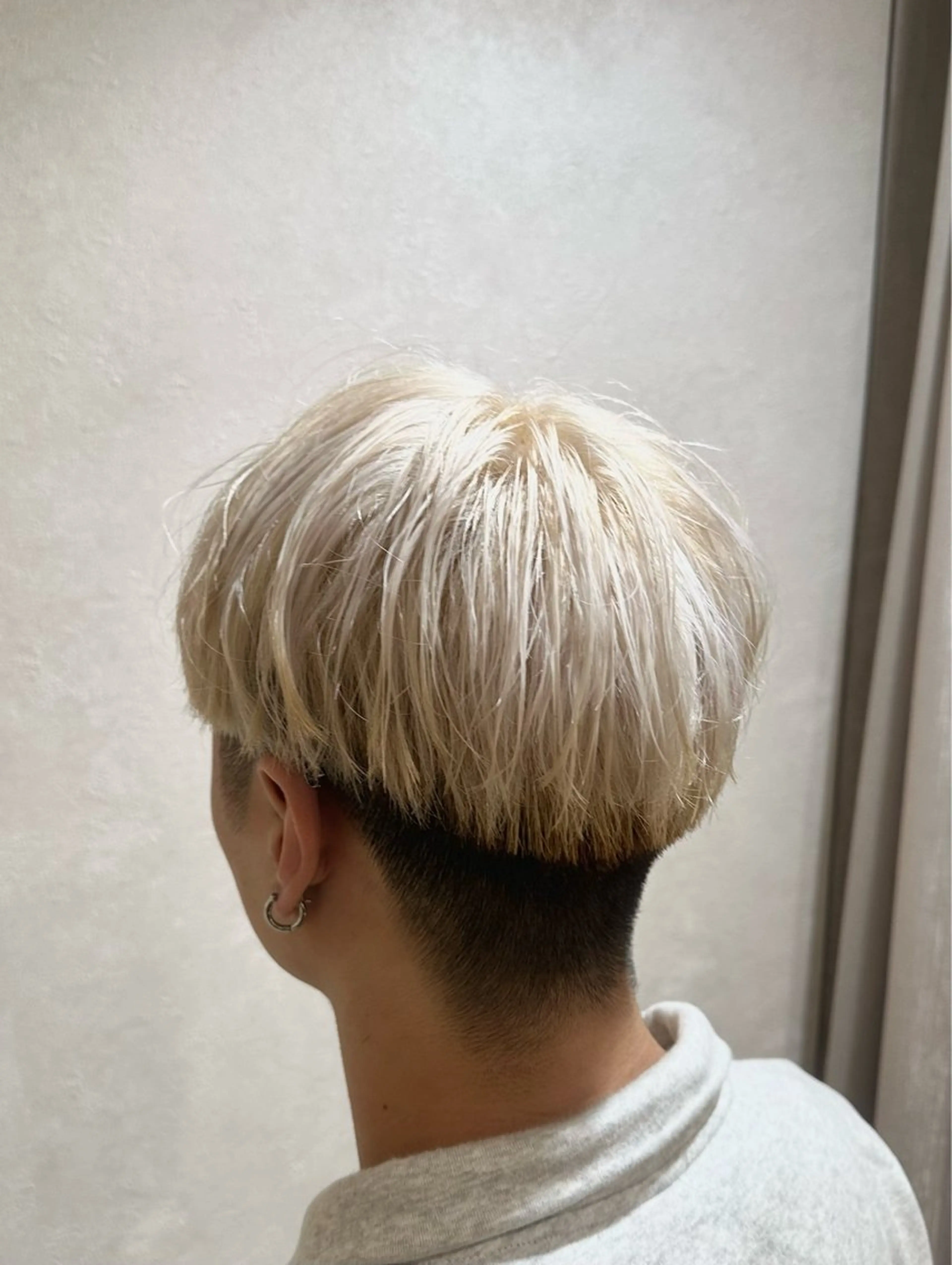 カラー パーマ メンズ メンズハイトーン ハイトーンカラー カット ヘアカラー ユージ ✂︎ パーマ＆ハイトーンのヘアスタイル