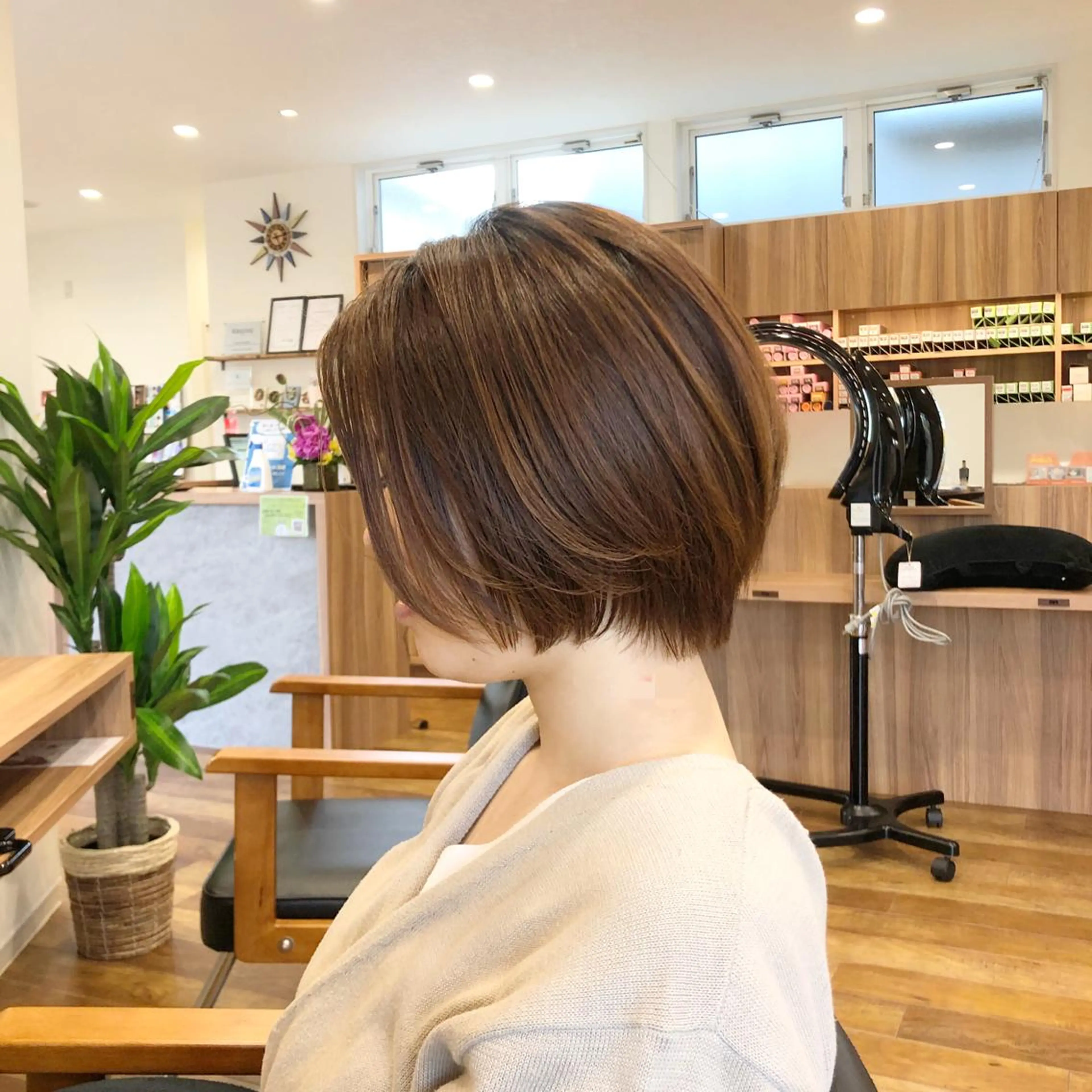 ショート パーマ ショートヘア ストレートパーマ 美容室しょうへいの店四郎丸店所属・佐藤 剛のヘアスタイル