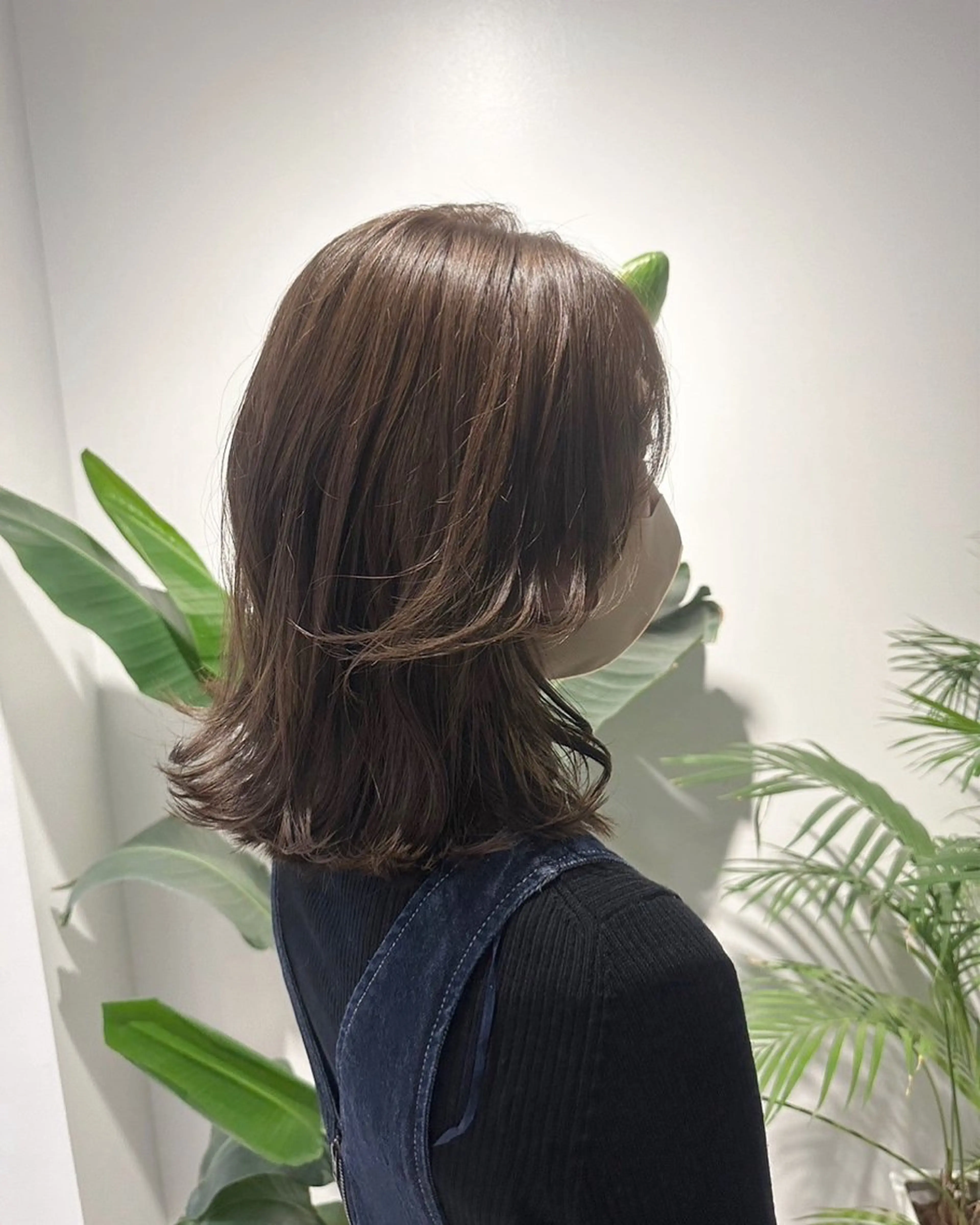 ミディアム レイヤーカット カット ヘアカラー トリートメント MIA スタイリストのヘアスタイル
