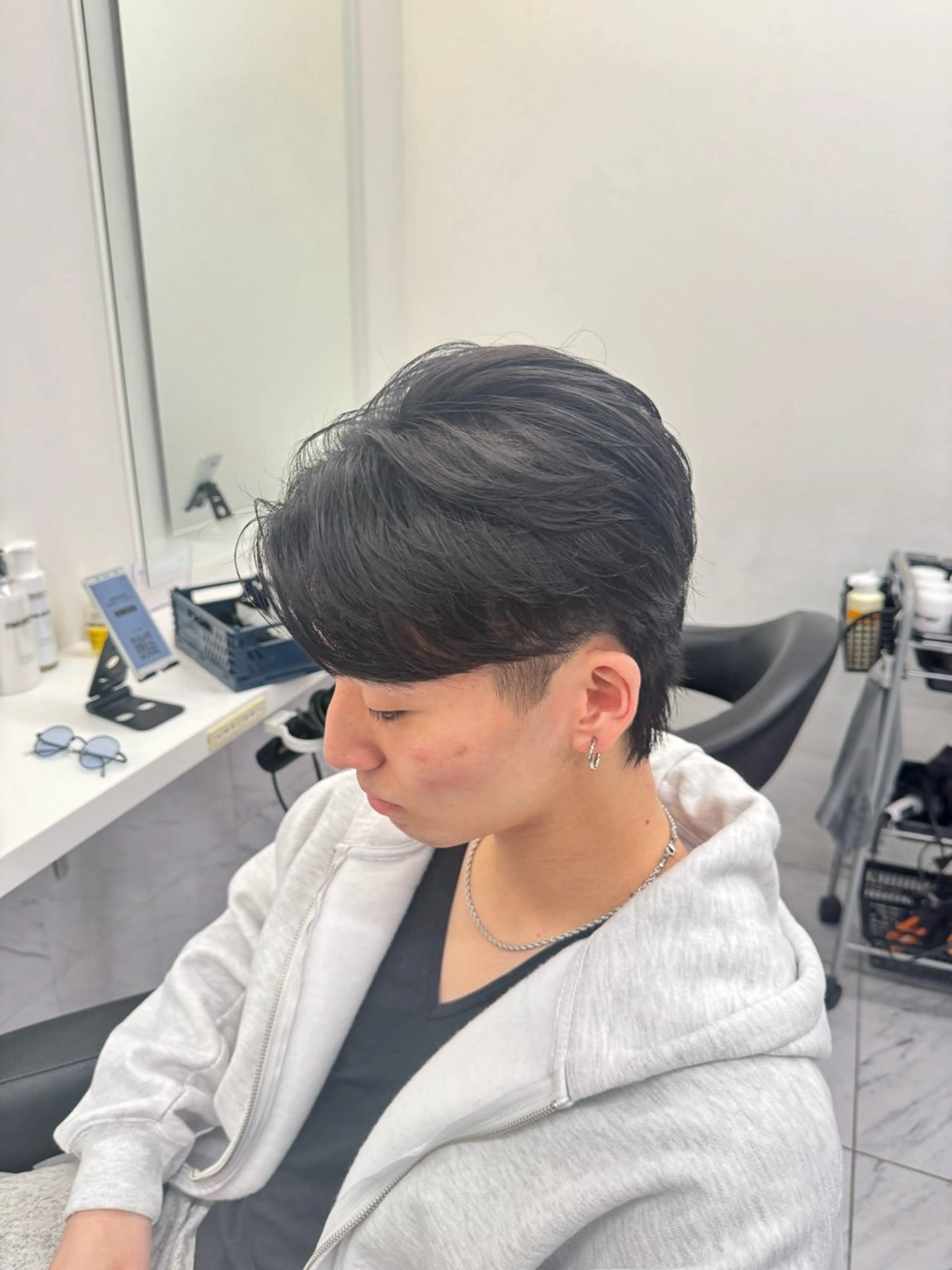 ショート パーマ ヘアアレンジ メンズ フェザーパーマ メンズパーマ カット パーマ トリートメント ヘッドスパ ヘアセット 艶カラー の達人のヘアスタイル