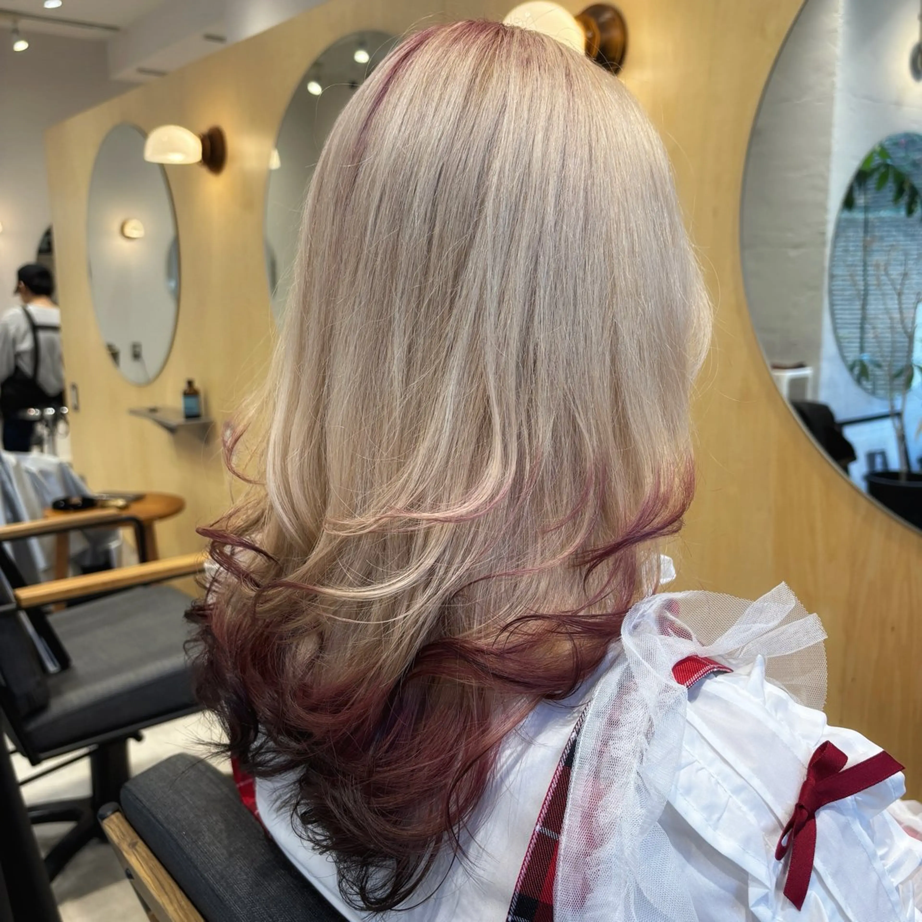 ミディアム カラー ヘアカラー トリートメント 🌈艶ハイトーン🌈 心を込めます🤝涼介のヘアスタイル