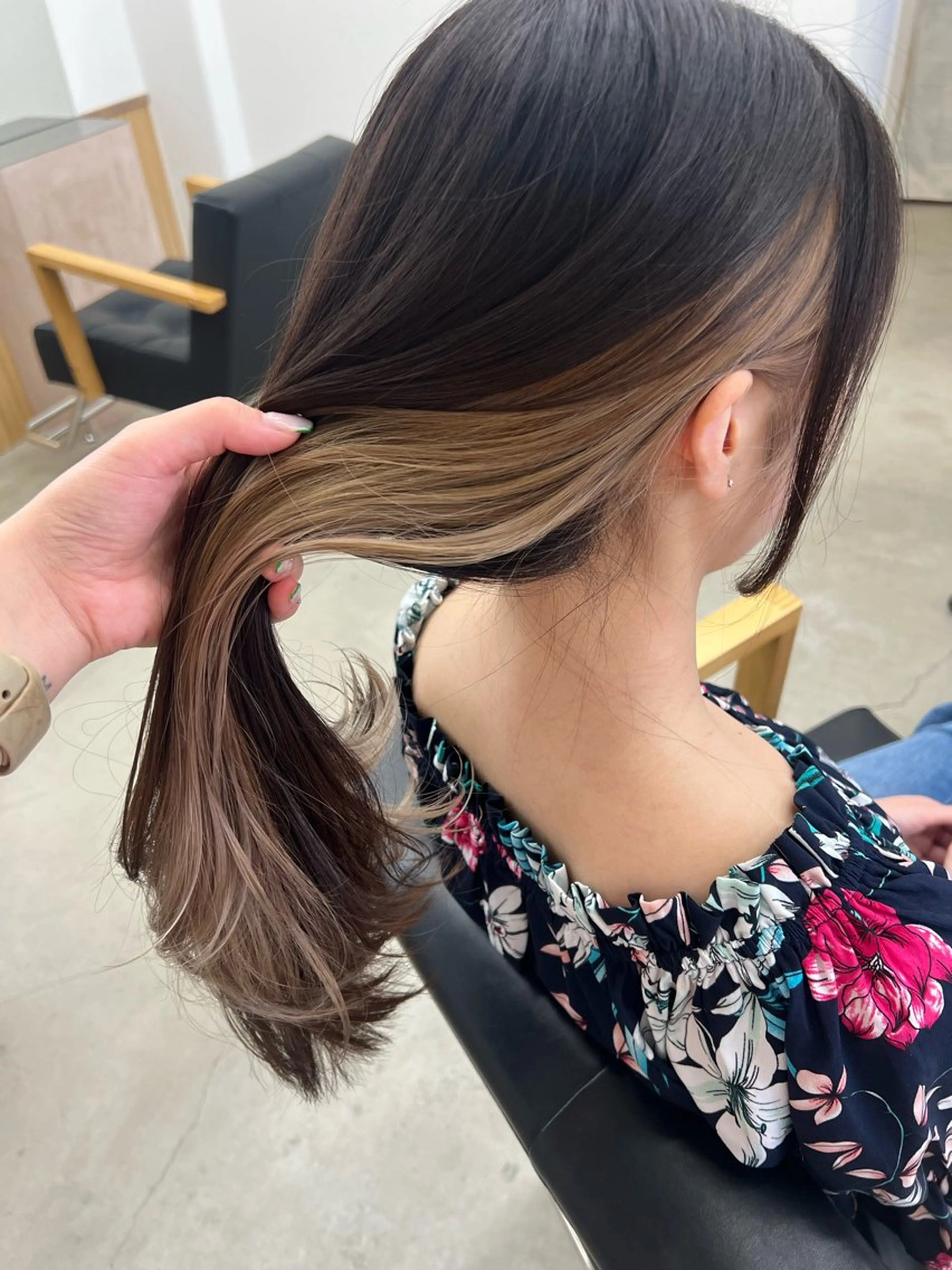 ロング カット ヘアカラー トリートメント vince. moekoのヘアスタイル