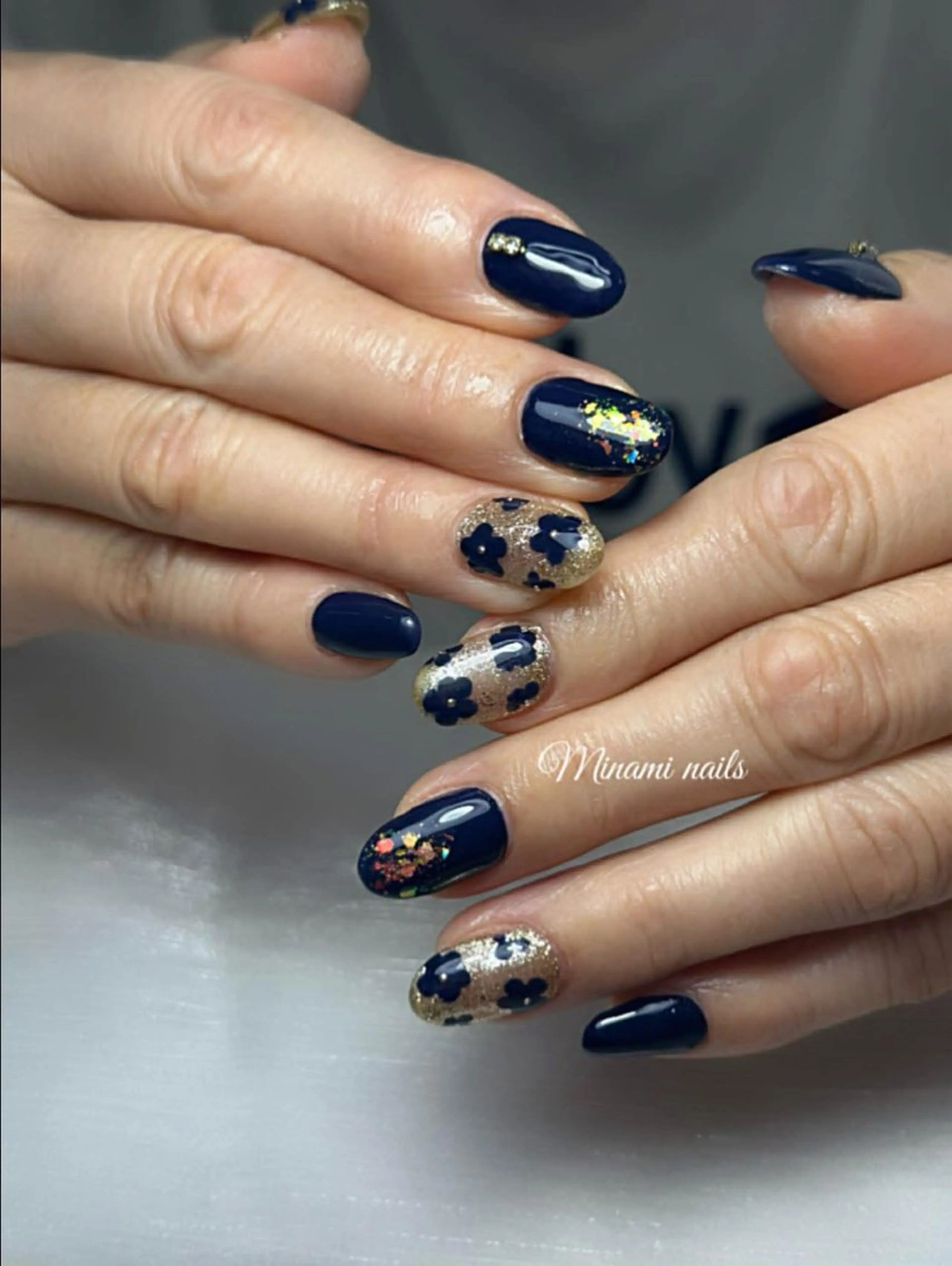 ネイル アートネイル オーロラネイル ガーリー ゴールド キラキラネイル ハンドネイル Minami Nailsのネイルデザイン