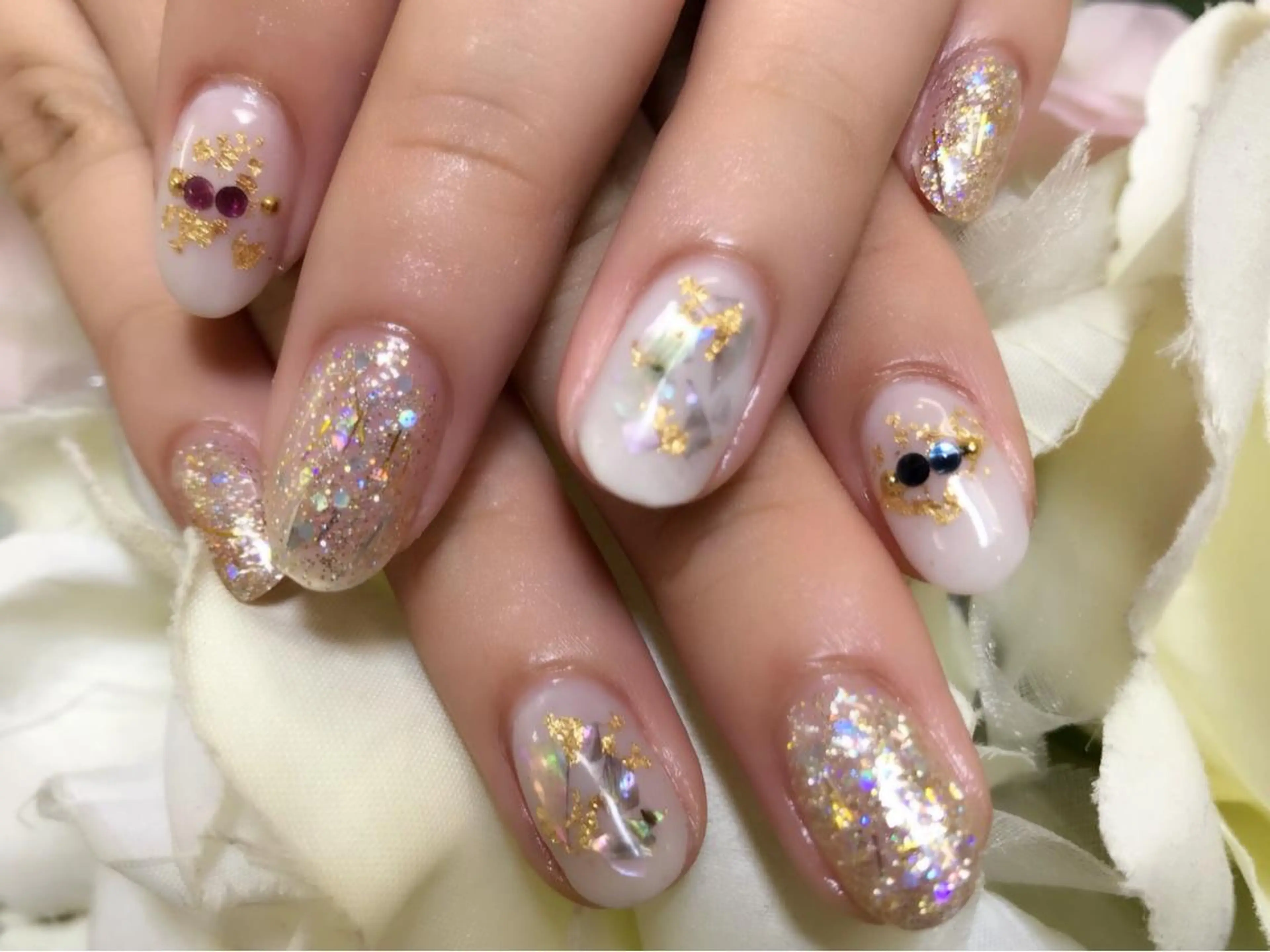 ネイル ストーンネイル favoris nail🌼のネイルデザイン