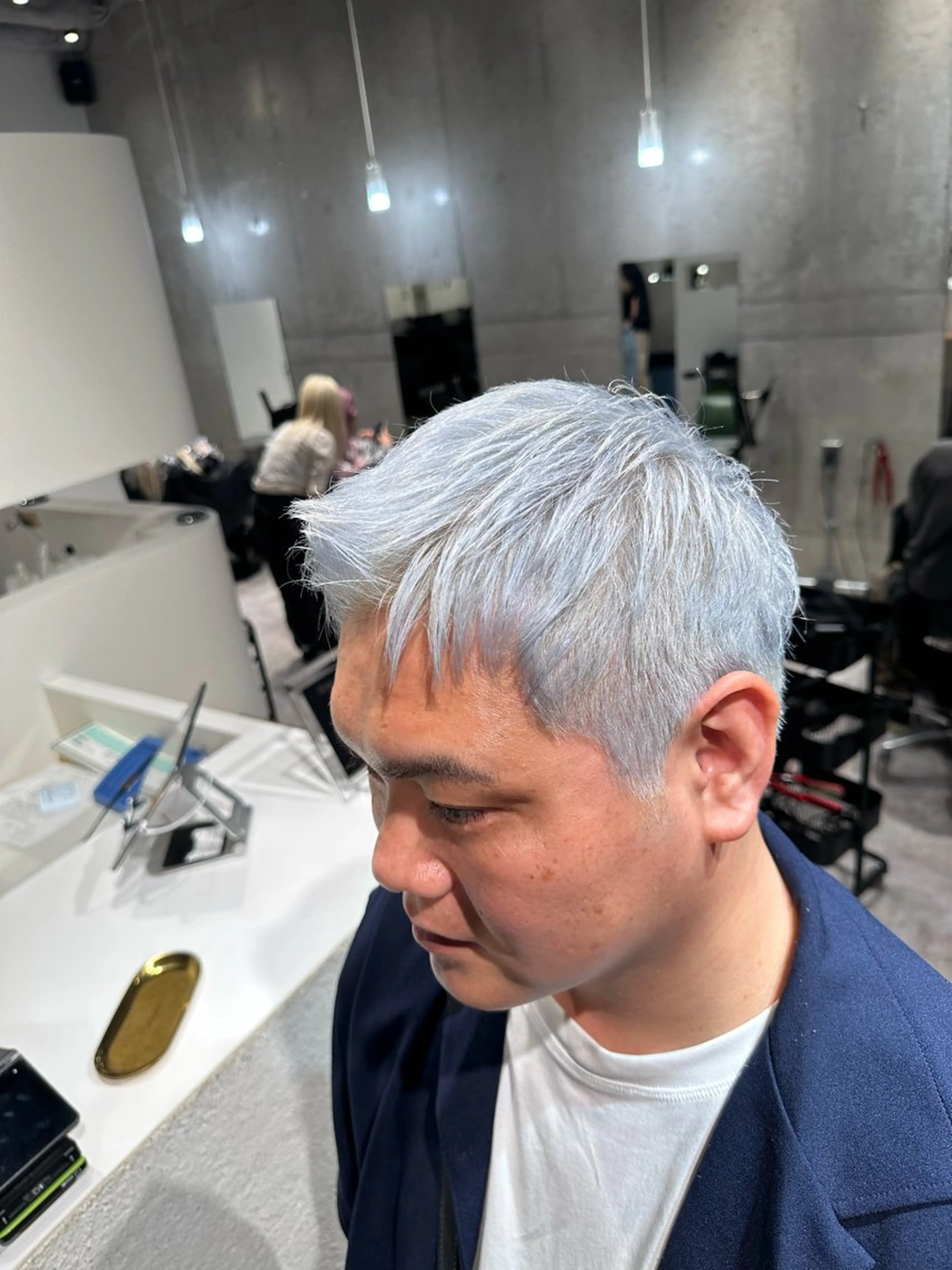 ショート カラー メンズ メンズブリーチ メンズハイトーン ブリーチ ハイトーンカラー MONIQA所属・🐲RYUKI メンズブリーチのヘアスタイル