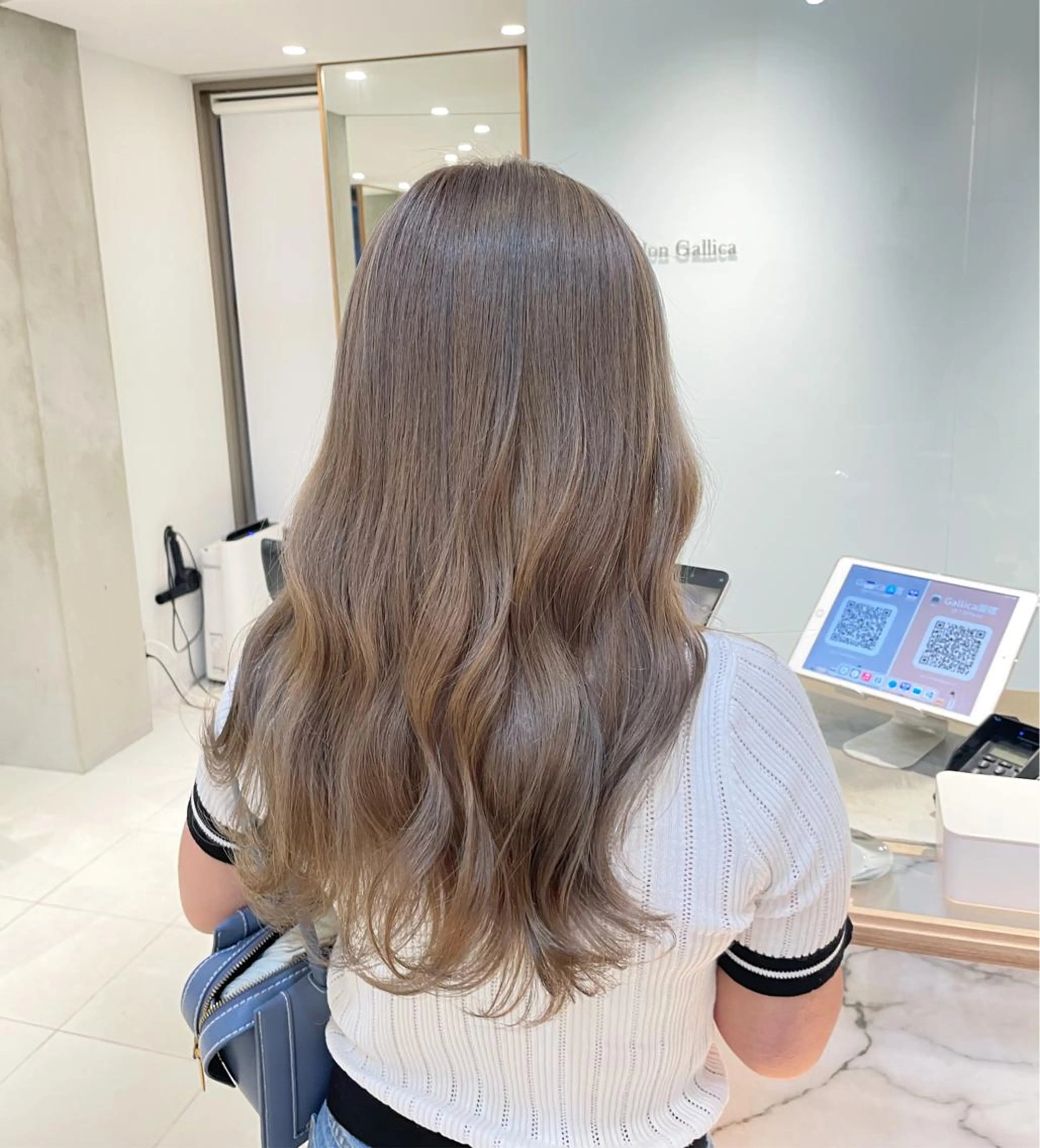 ロング カラー ヘアアレンジ グレージュ ミルクティーグレージュ ヘアカラー トリートメント ヘッドスパ ヘアセット 艶髪✨寒色カラー✨ 翁長孝輔のヘアスタイル