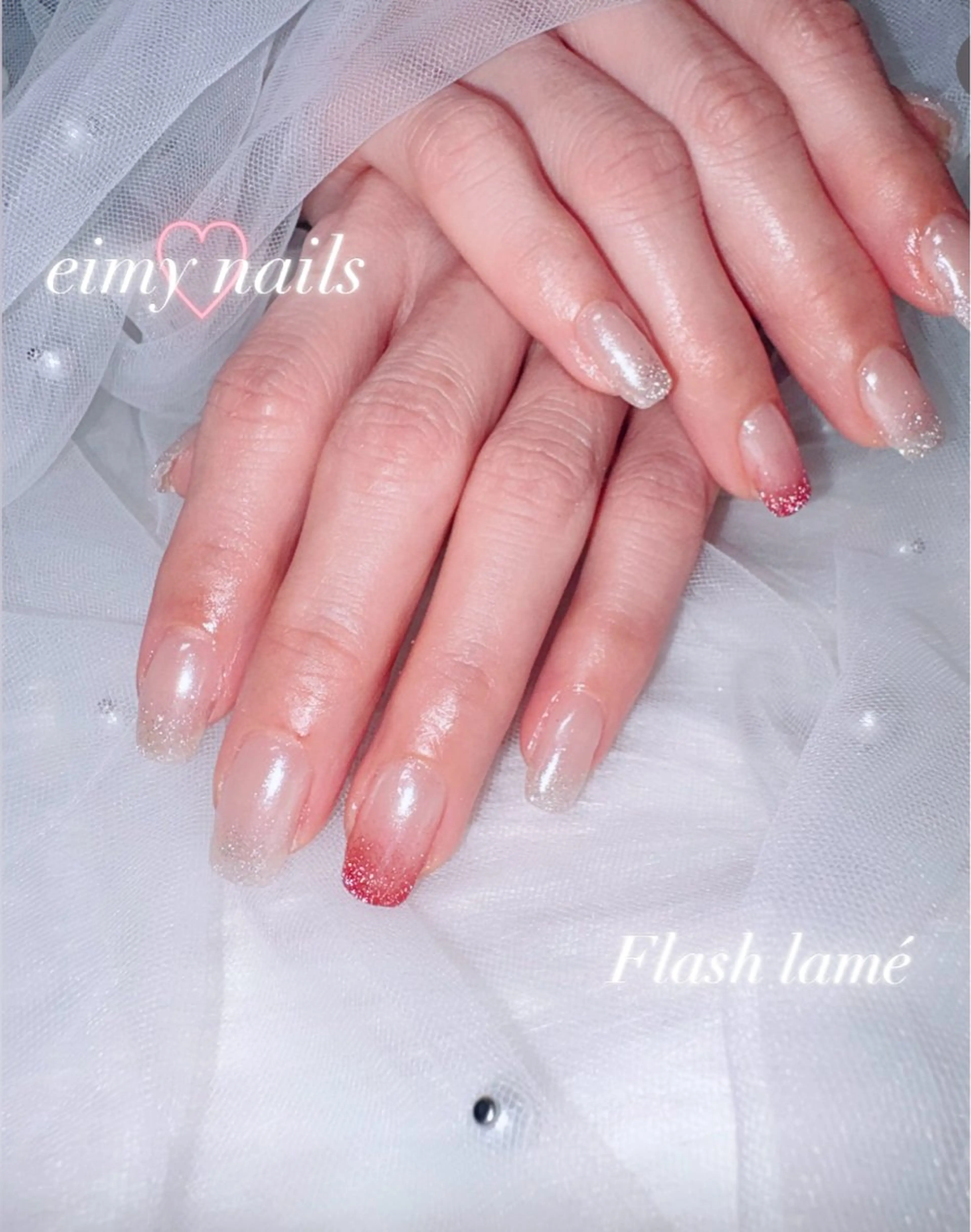 ネイル フラッシュネイル グラデーション ラメ(グリッター) ラメグラデーション 赤色 ハンドネイル 🤍eimy nails🤍所属・eimy nails♡のネイルデザイン