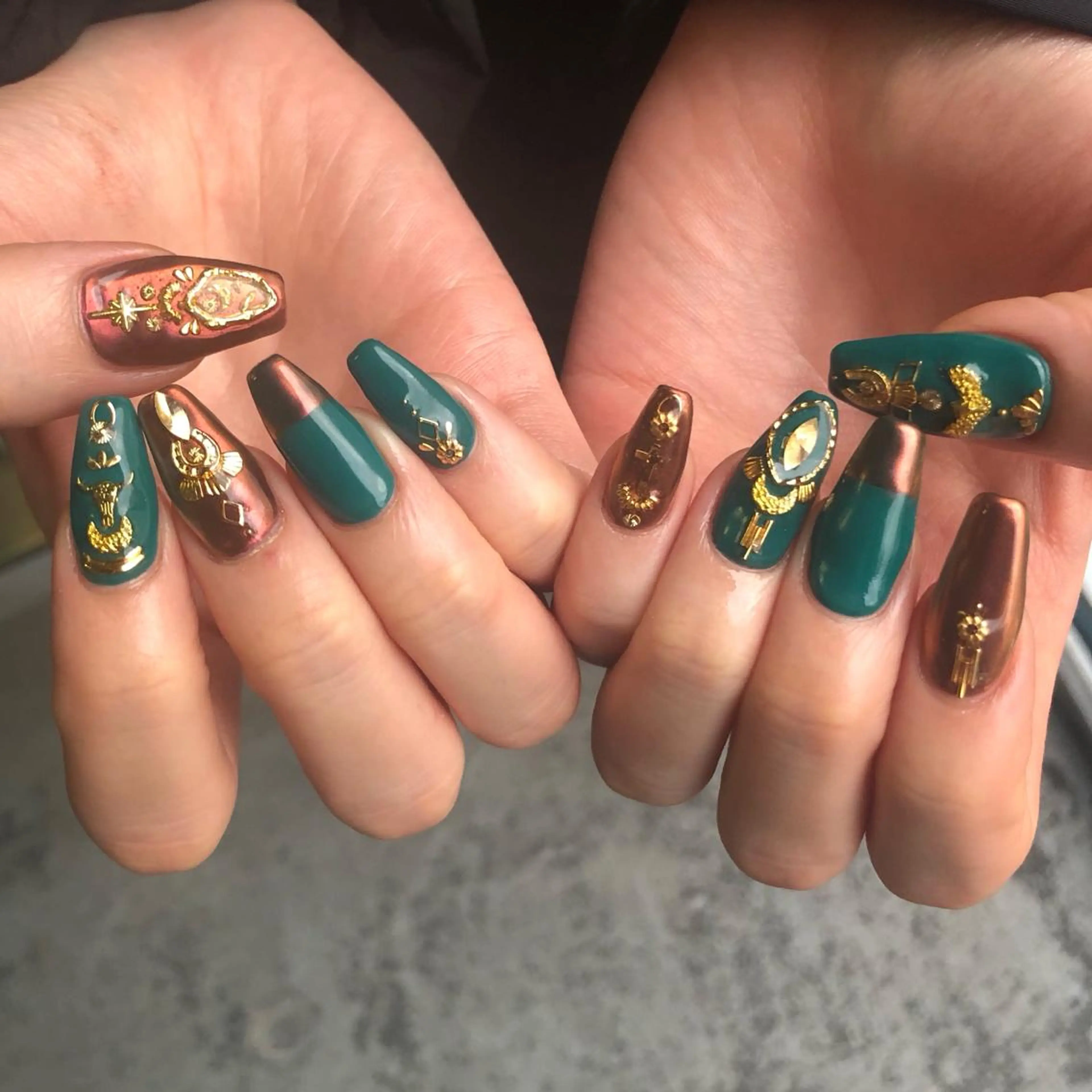 ネイル crestnail所属・小林 束紗のネイルデザイン