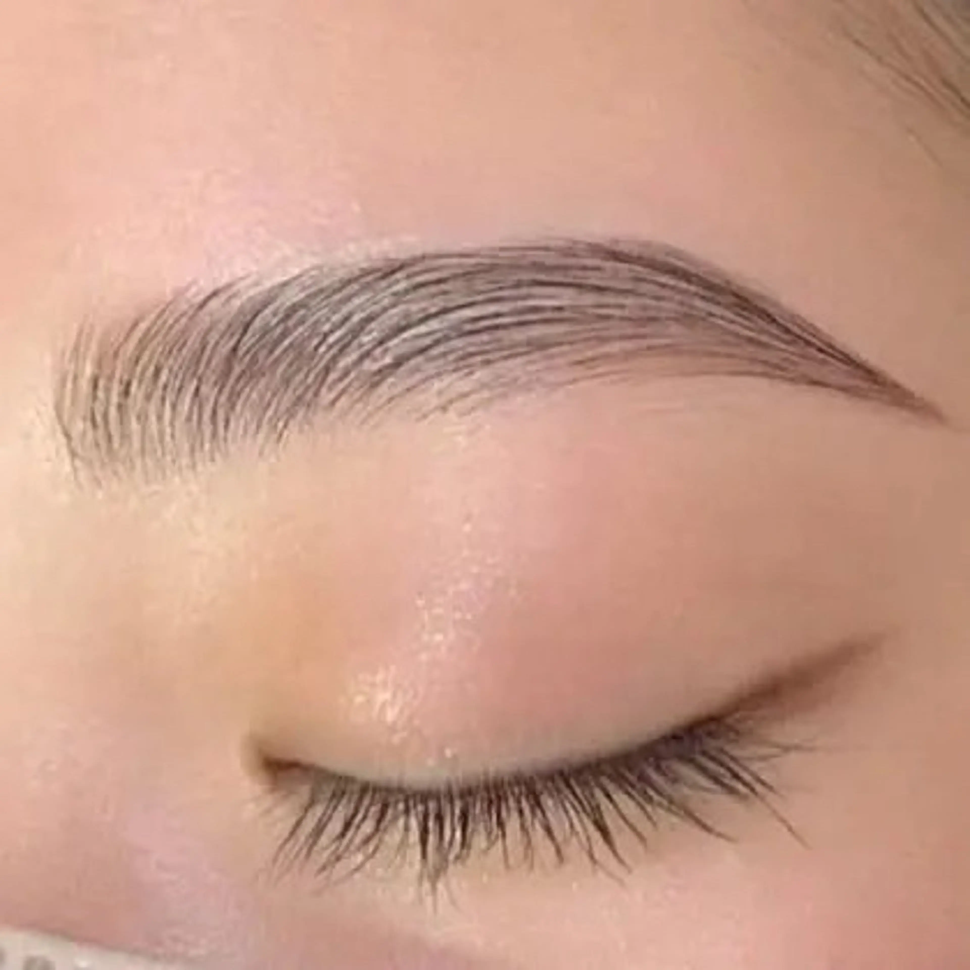 【♥️minimo限定♪】眉毛WAXスタイリング➕毛流れパーマ(カット込み・メイクあり)の写真