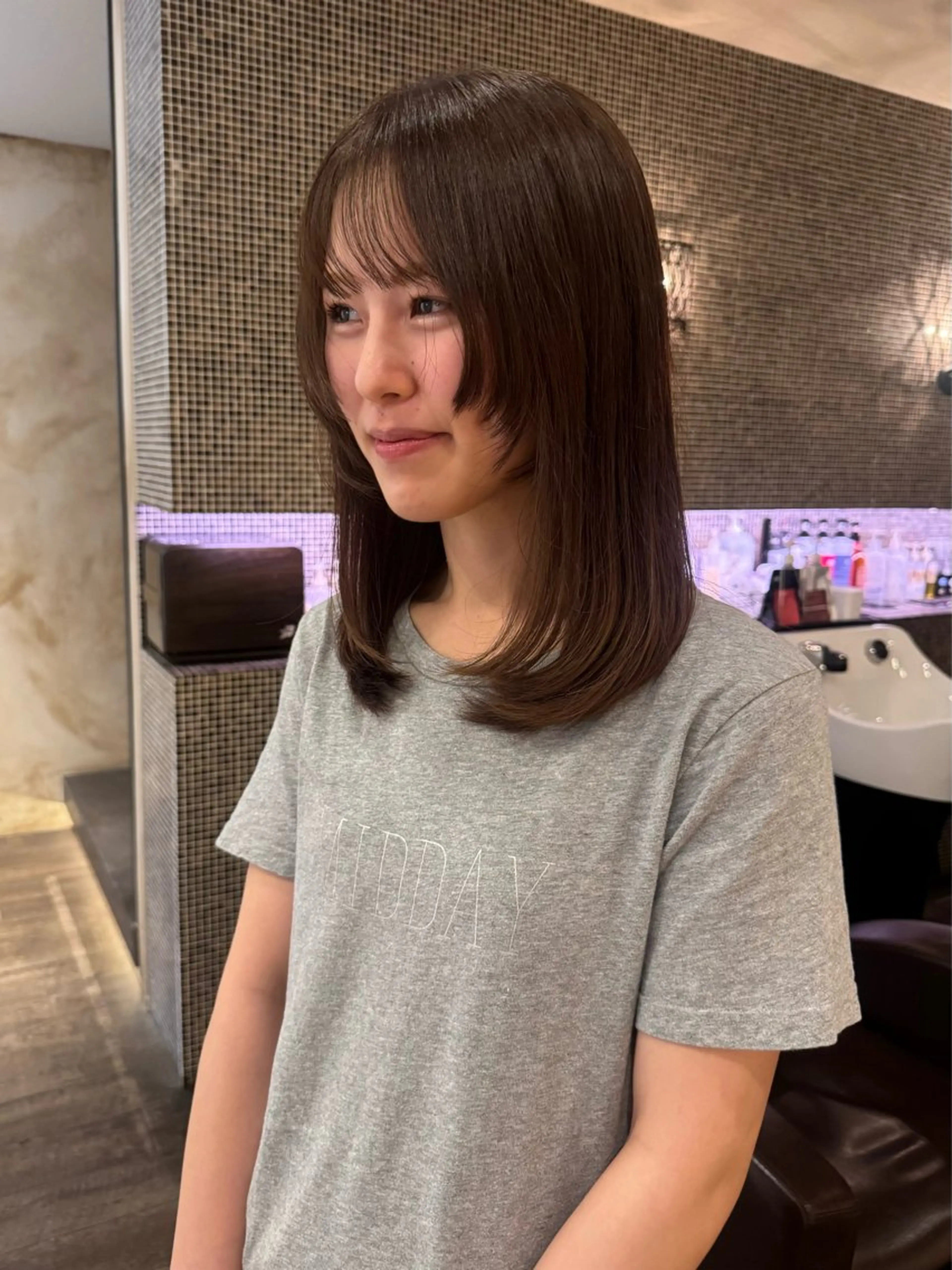 セミロング 顔まわりレイヤー 顔周りカット レイヤーカット カット lot Karen / 心斎橋のヘアスタイル