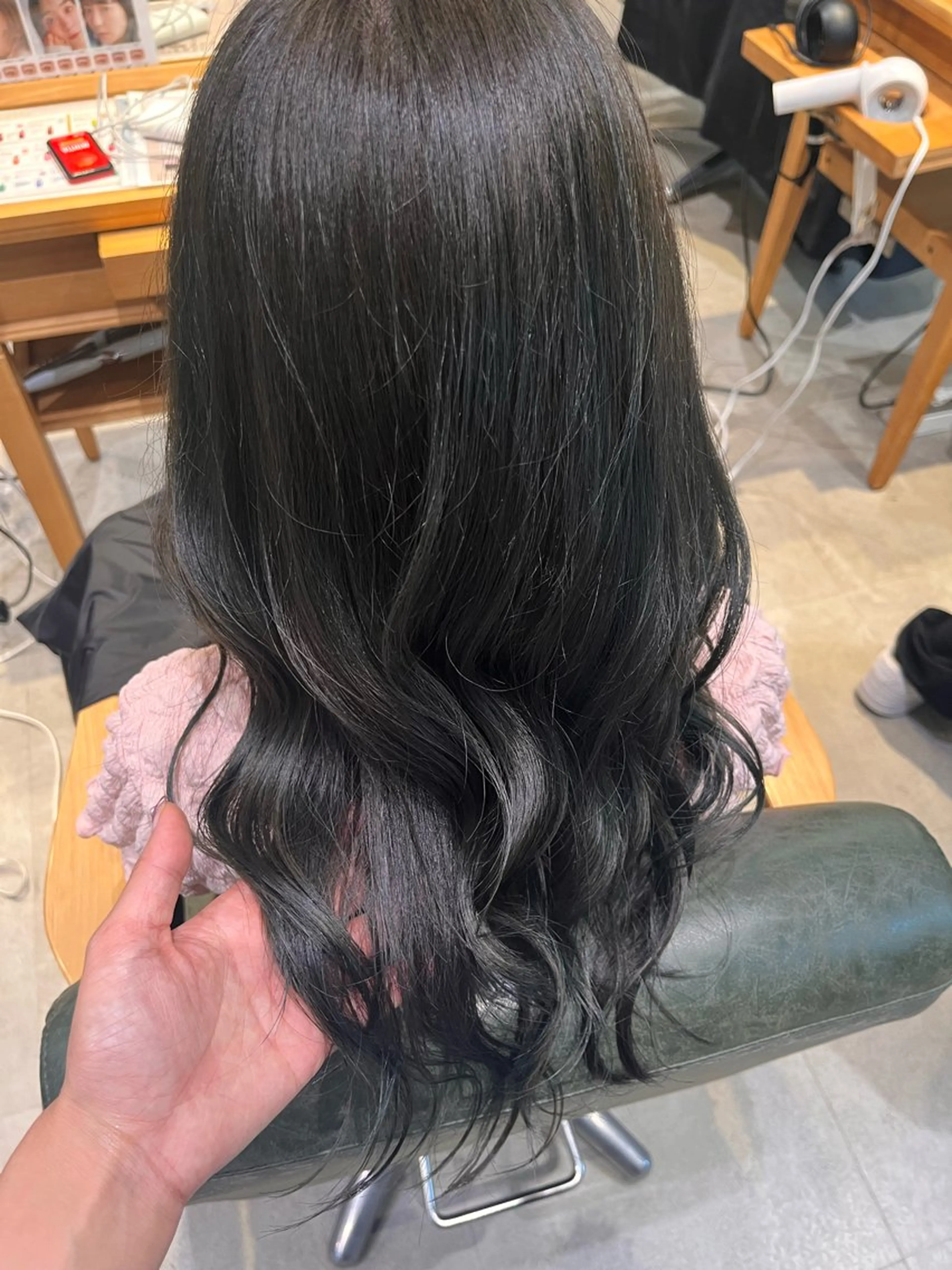 カラー グレージュ オリーブグレージュ オリーブグレー オタク美容師🛍/ 酸性ストレート/艶髪のヘアスタイル