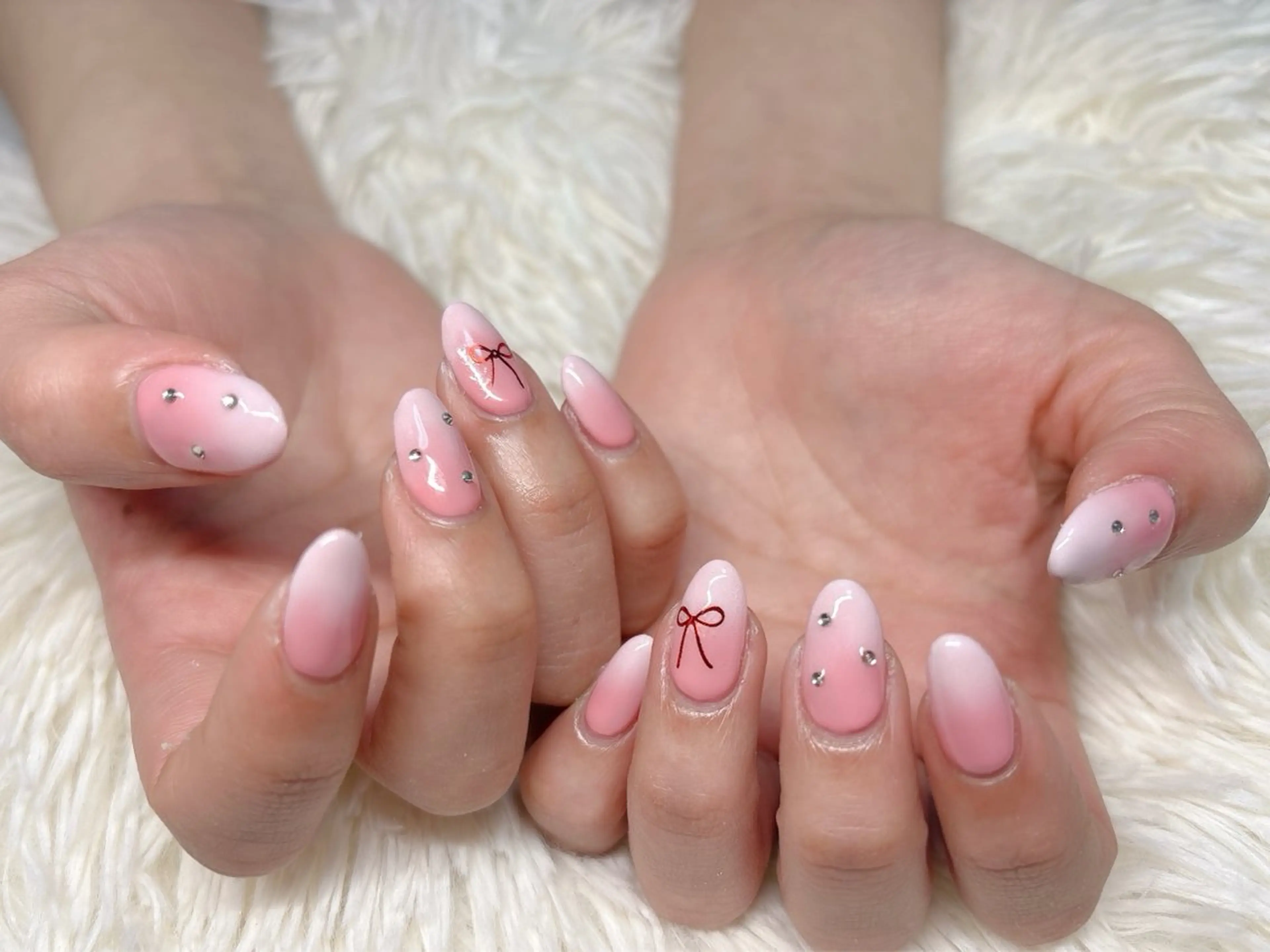 ネイル ハンドネイル パッチリオメメ Lianaのネイルデザイン