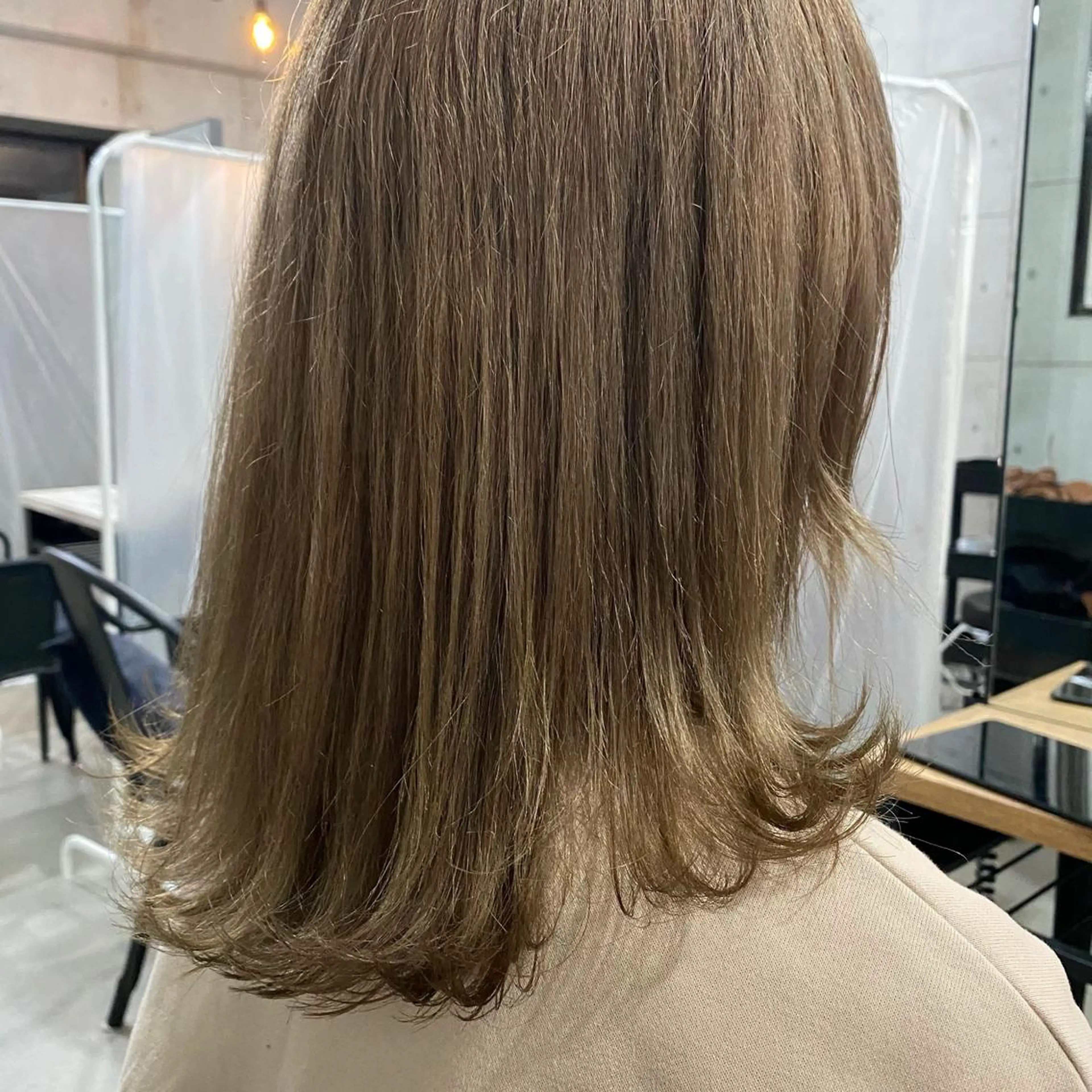 ミディアム ハイライト レイヤーカット 艶カラー💎 髪質改善🎈アトワのヘアスタイル