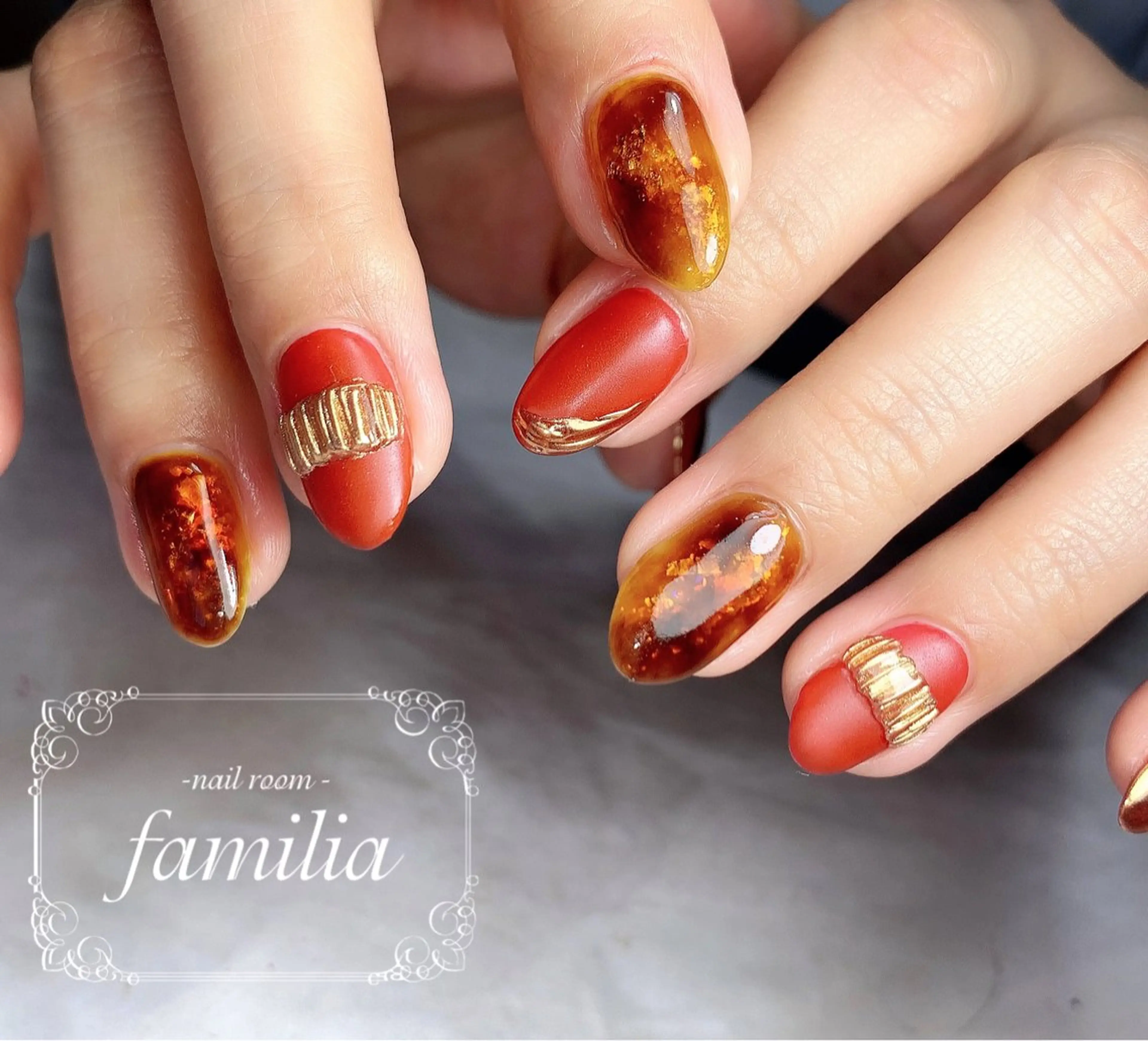 ネイル アートネイル マットネイル ミラーネイル -nailroom- familiaのネイルデザイン