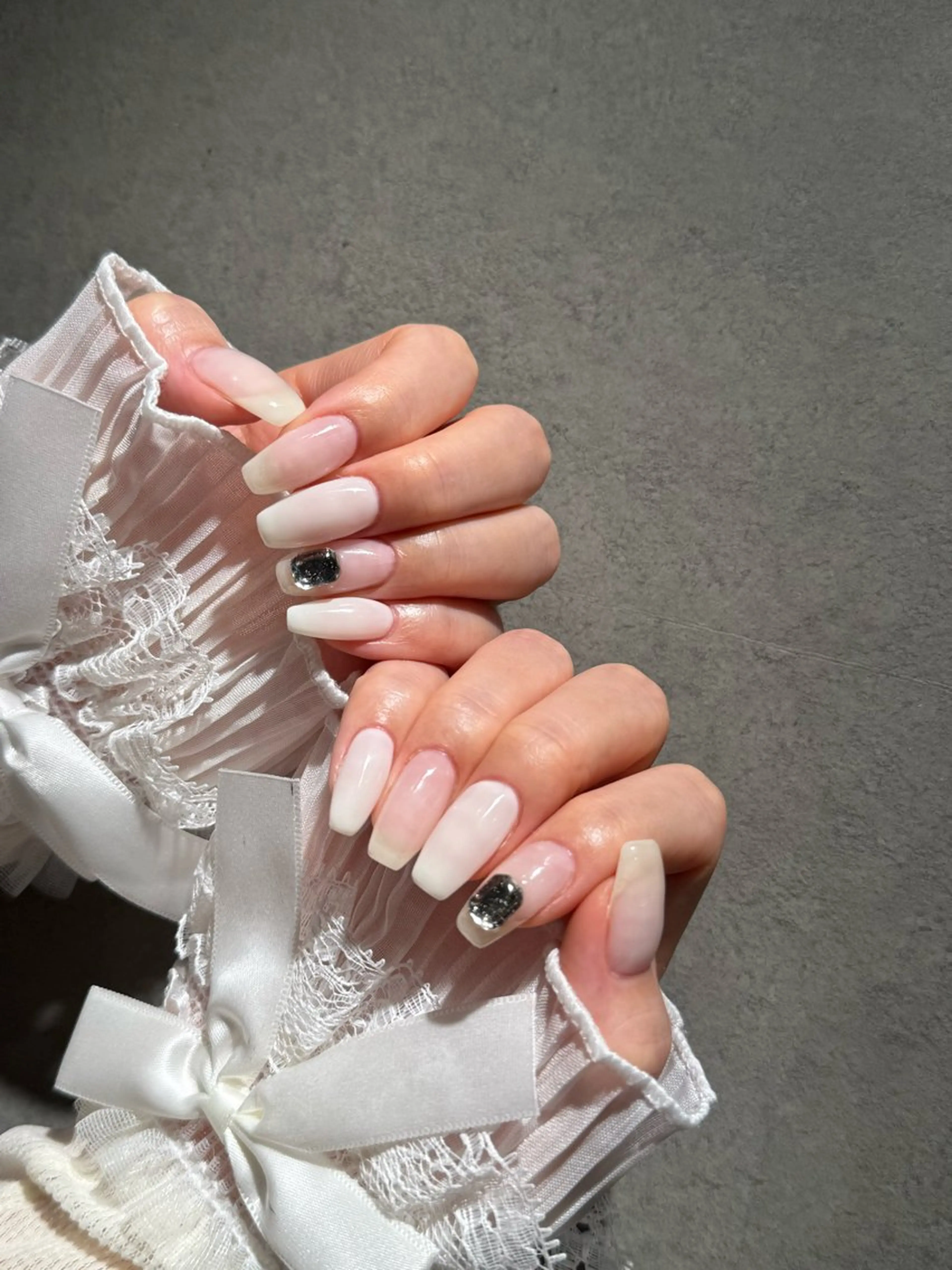 ネイル I-nailロング /ワンホン/キラキラのネイルデザイン