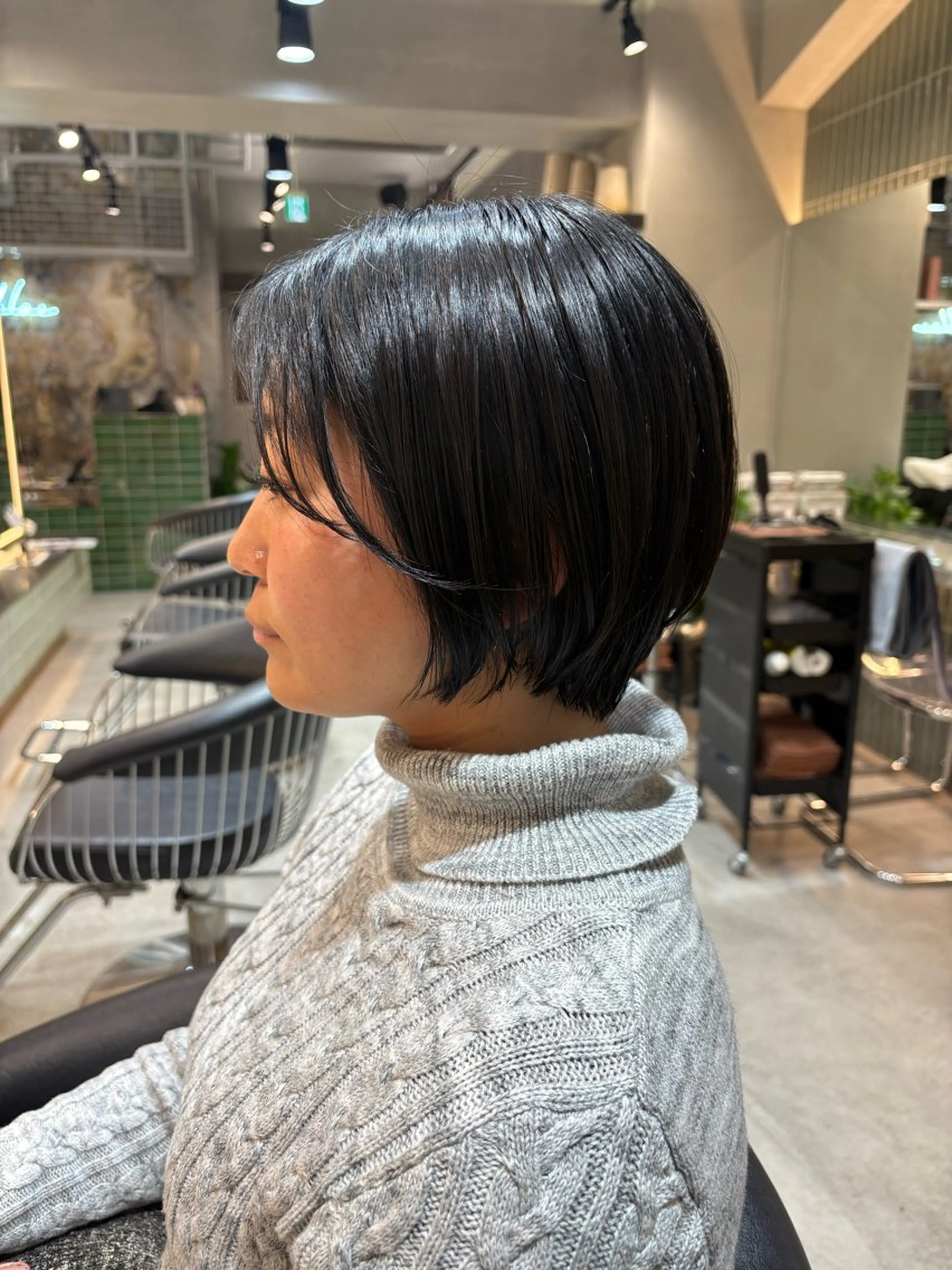 ショート カット ヘアカラー トリートメント オリーブベージュ/シ ョートボブたまき🧡のヘアスタイル