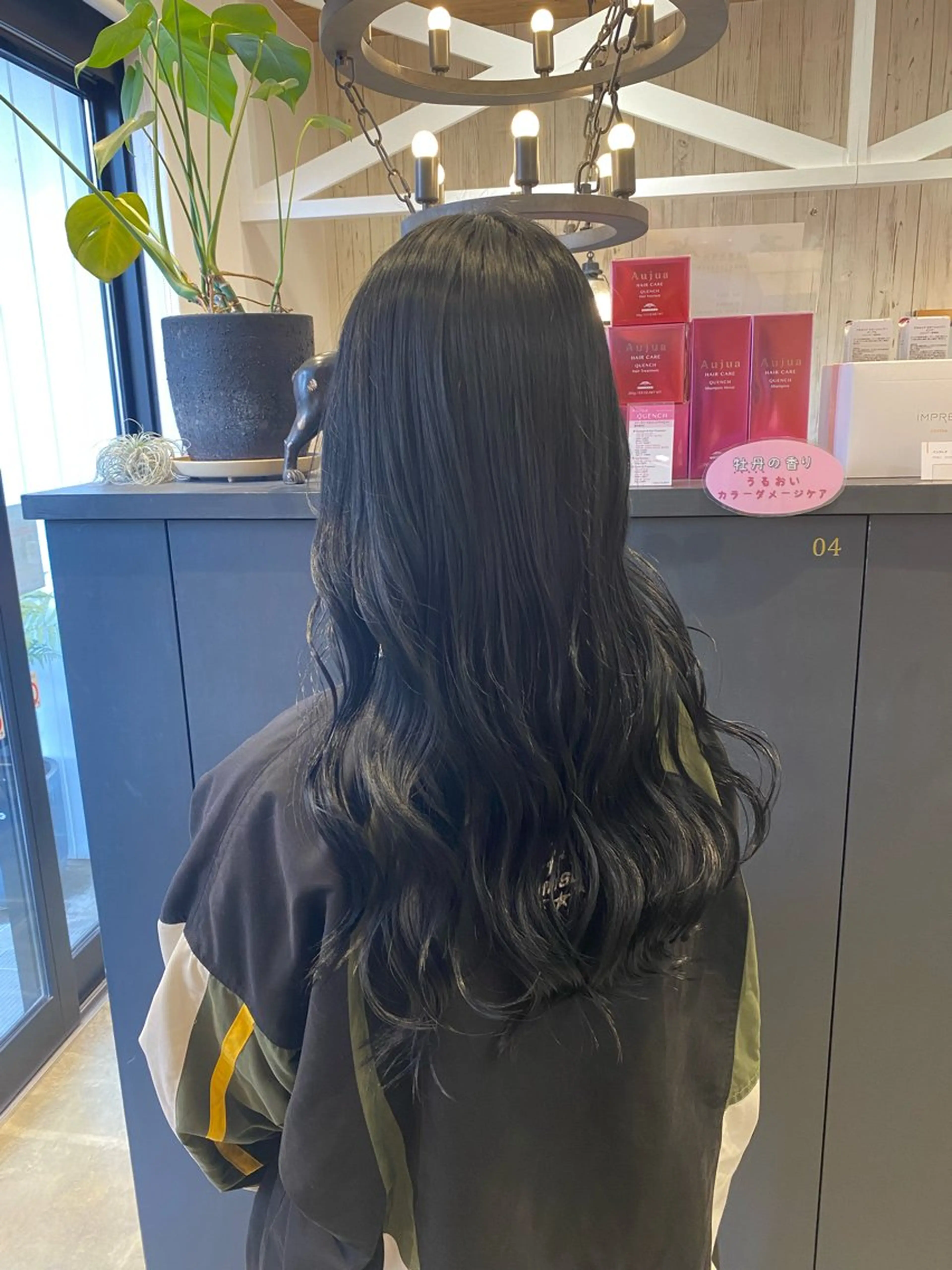 ロング カラー 黒髪 ブルーカラー ブルーブラック ヘアカラー 柴田 枝利子のヘアスタイル