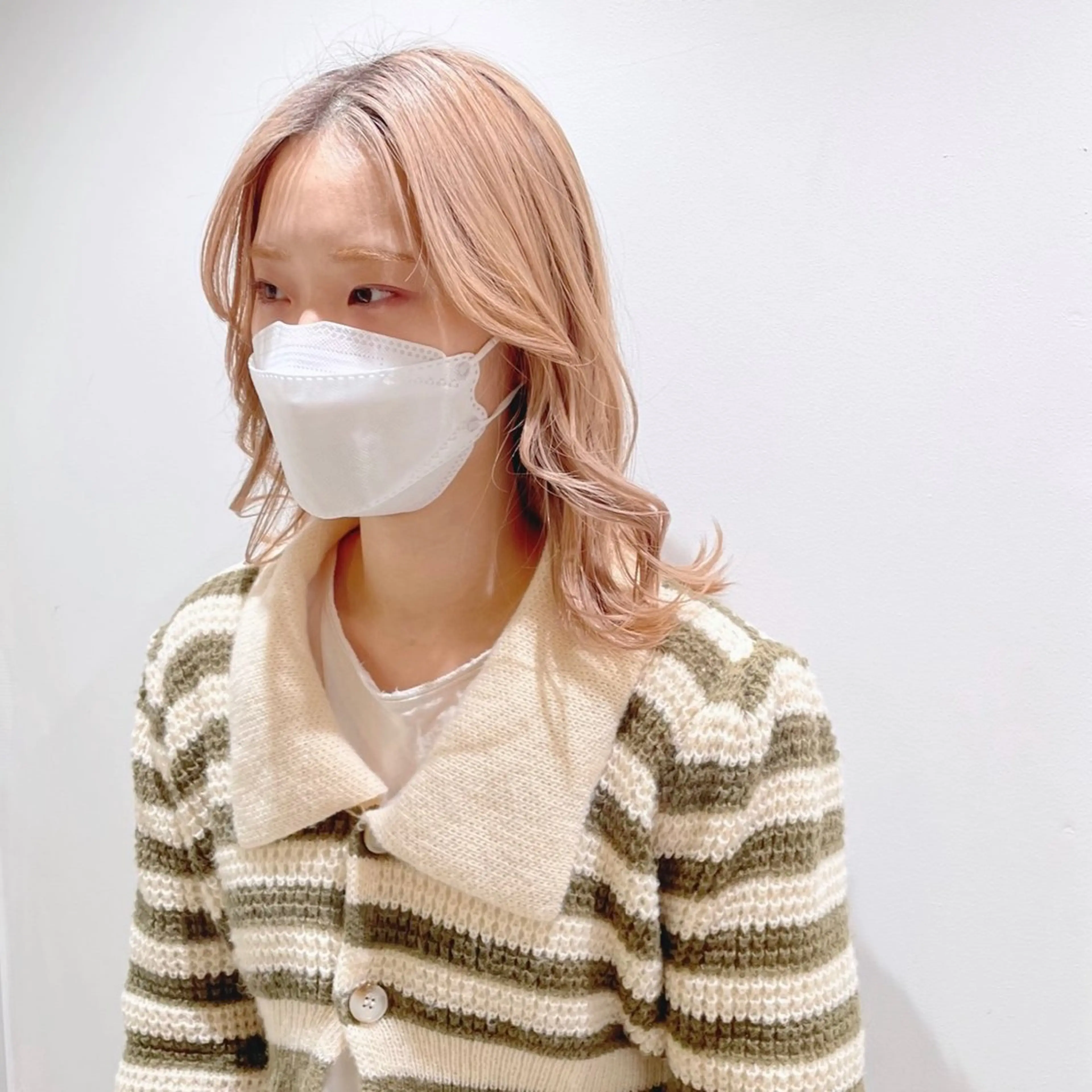 ミディアム 髙橋 茉南のヘアスタイル