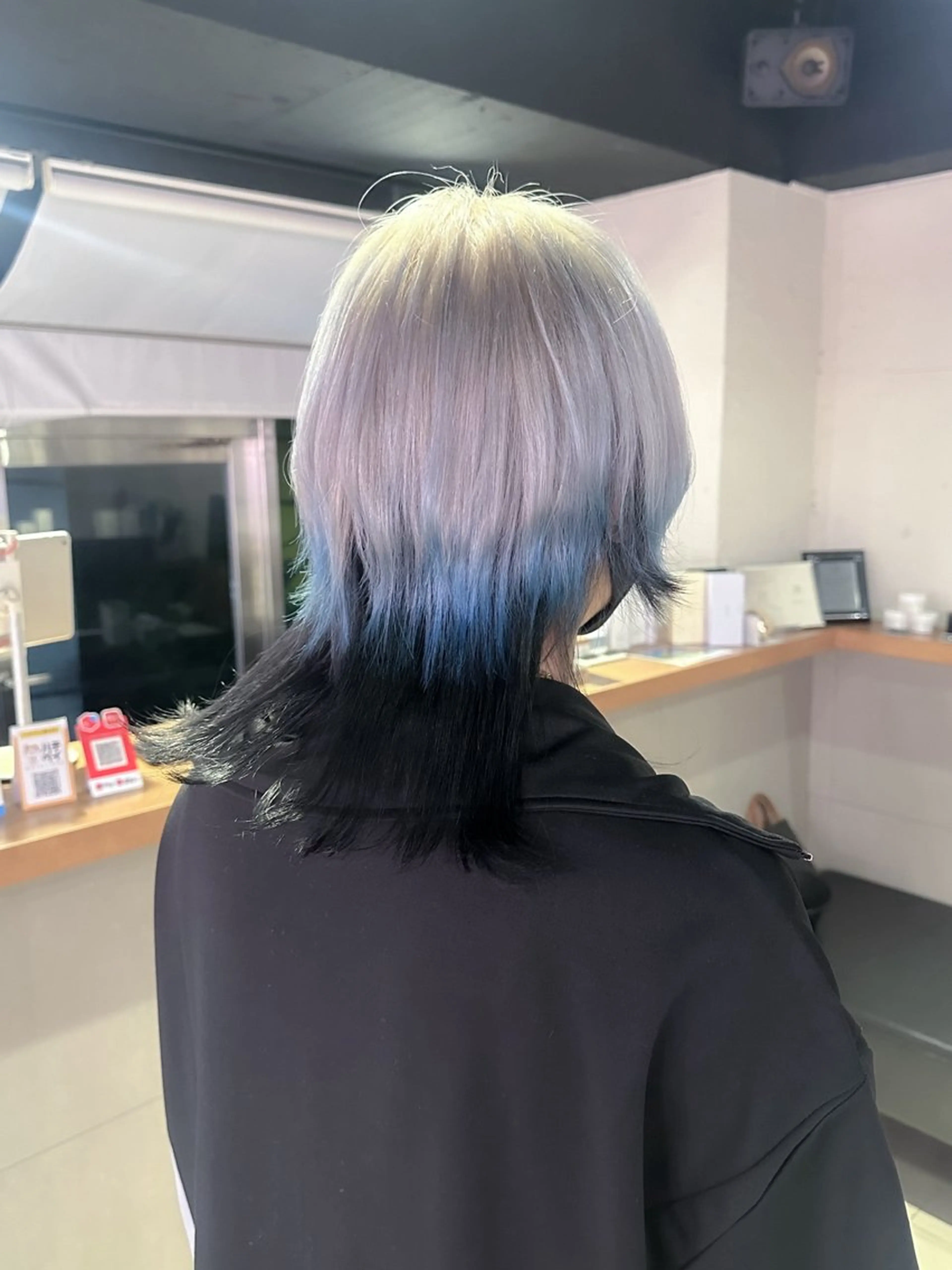 ショート カラー ウルフカット 🐺ウルフオタク🐺 ハイトーン/moeのヘアスタイル