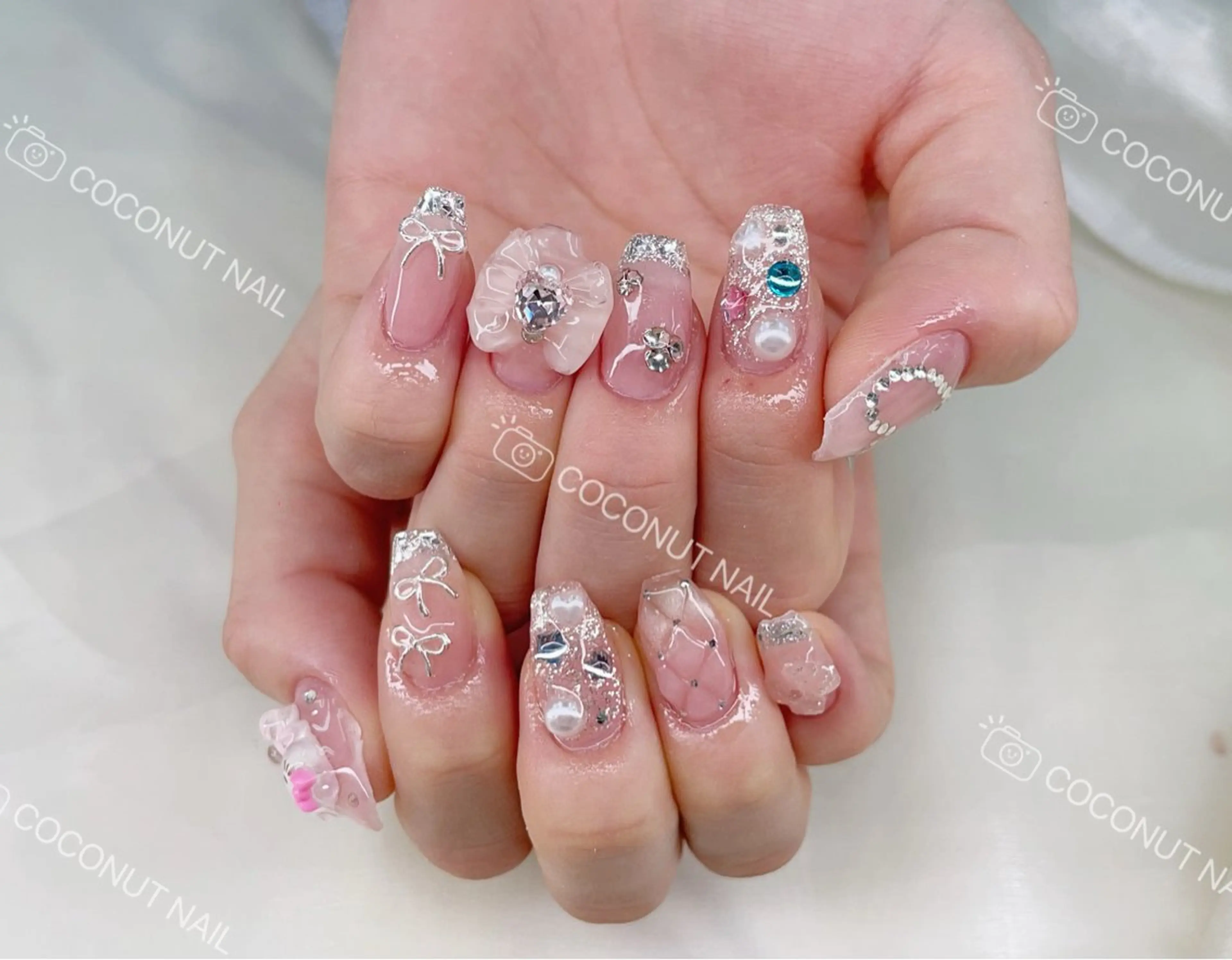 ネイル べっ甲ネイル フレンチネイル キラキラネイル マグネットネイル 大理石ネイル(マーブル) ハンドネイル 神田 ココナッツのネイルデザイン