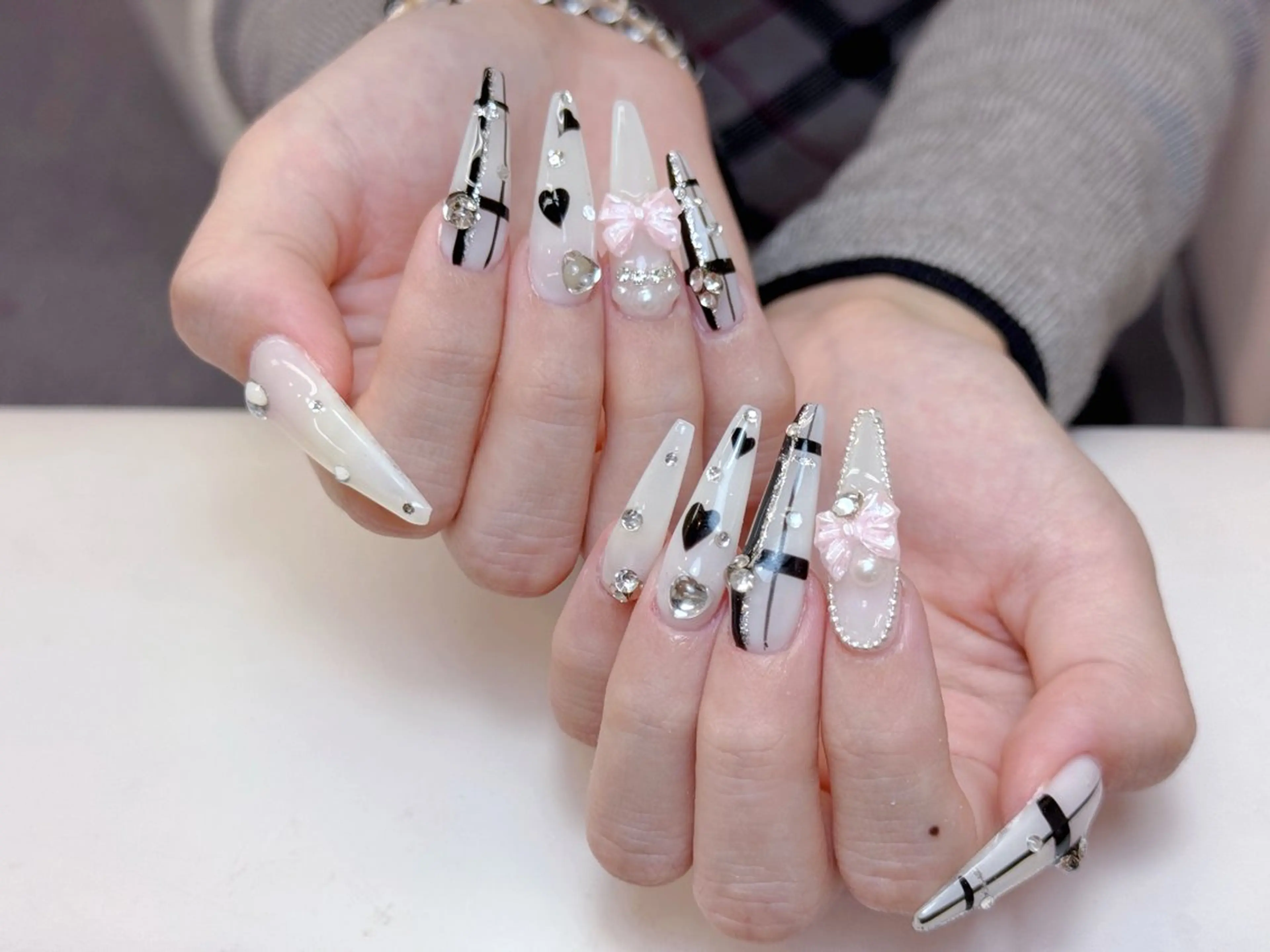 ネイル アートネイル 成人式 ジェルネイル ニュアンスネイル 夏ネイル ハンドネイル Jenn Nail_ ヘビのネイルデザイン