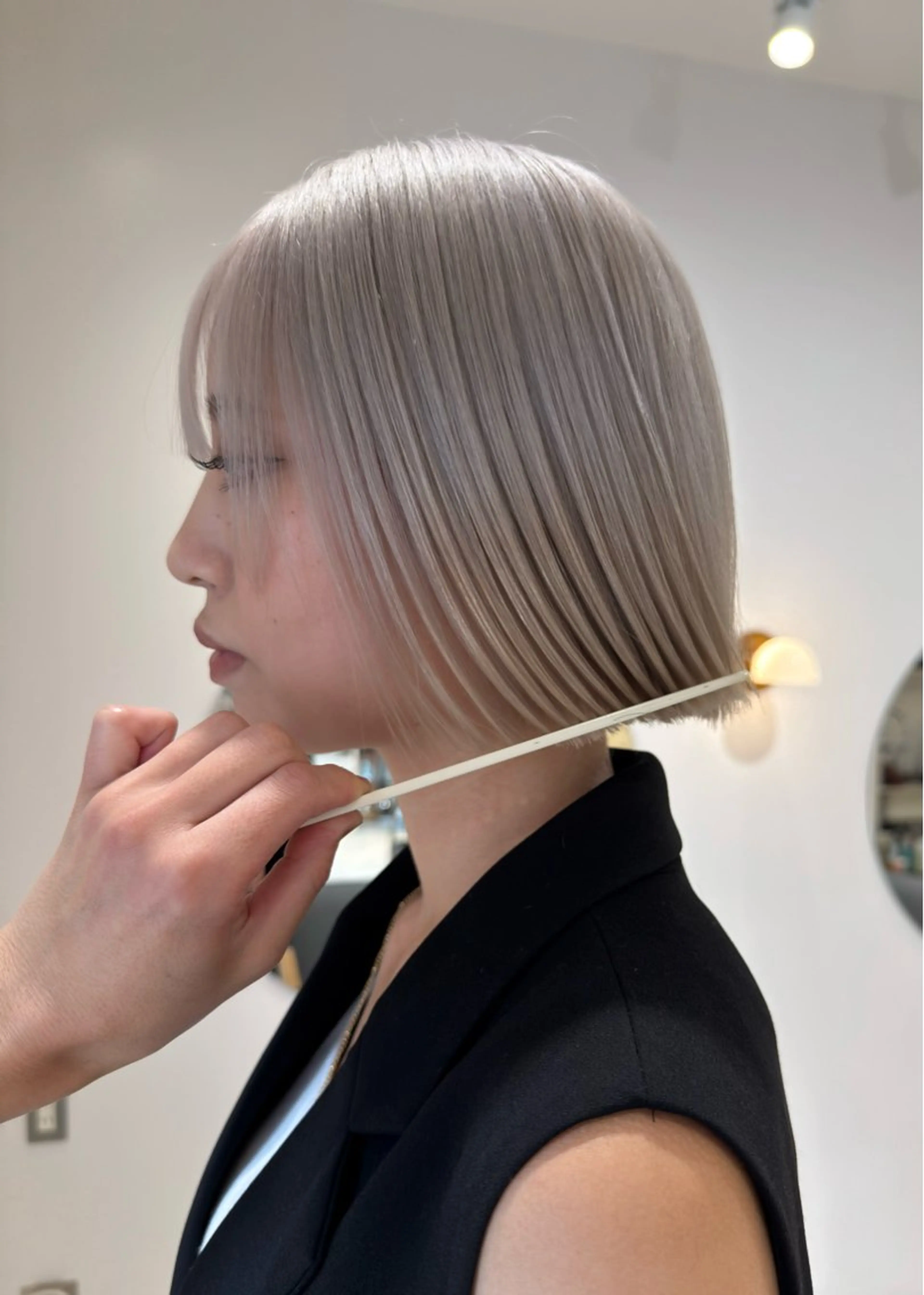 ショート カラー ベージュカラー ブロンド ブロンドベージュ シルバー ホワイトベージュ ヘアカラー パーマ/ボブ /レイヤー チヒロのヘアスタイル