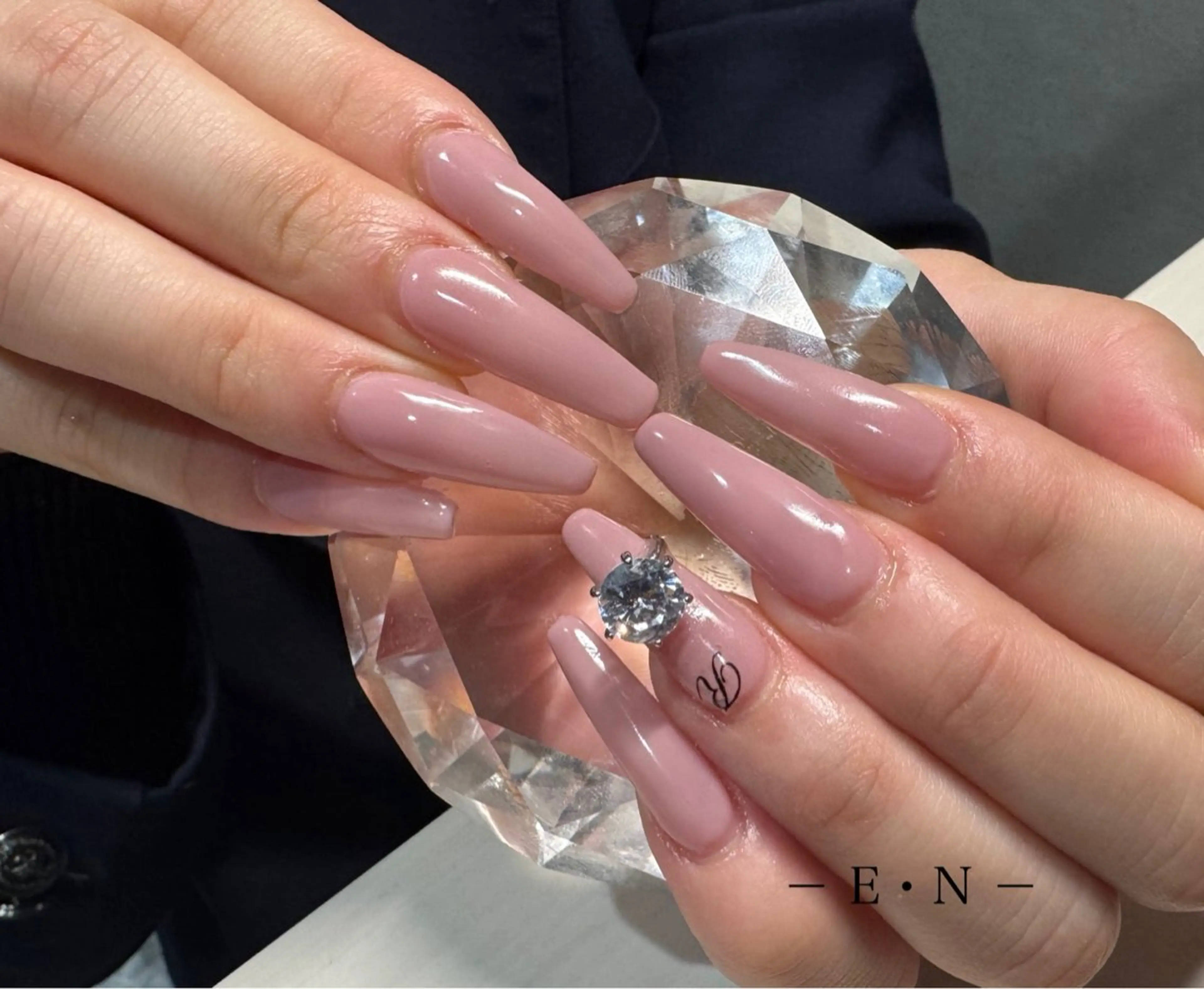 ロング ロング E・N(エン)所属・E・N(エン) eyelashのマツエク・マツパデザイン