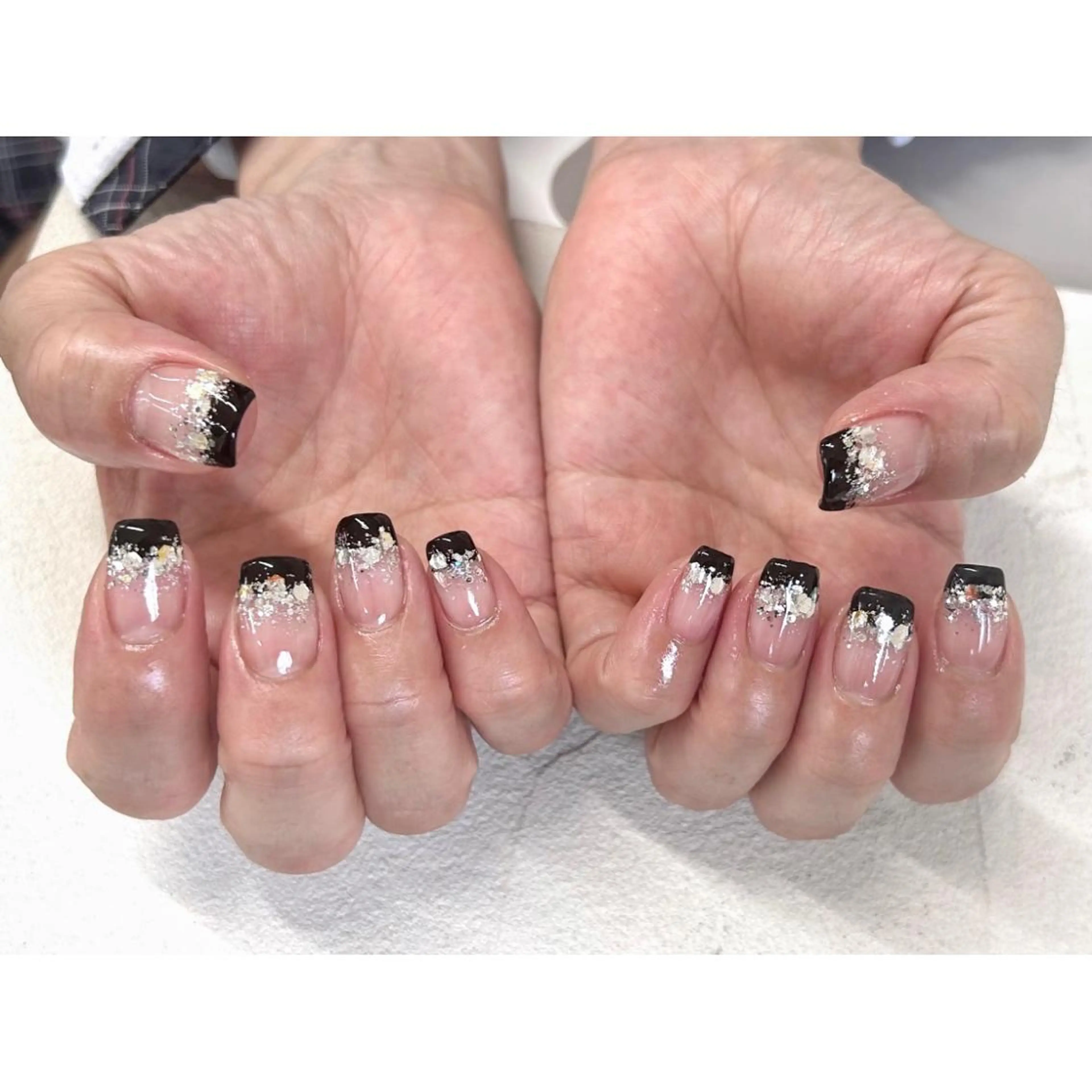 ネイル フレンチネイル ラメ(グリッター) REMIA 🤍harukaのネイルデザイン