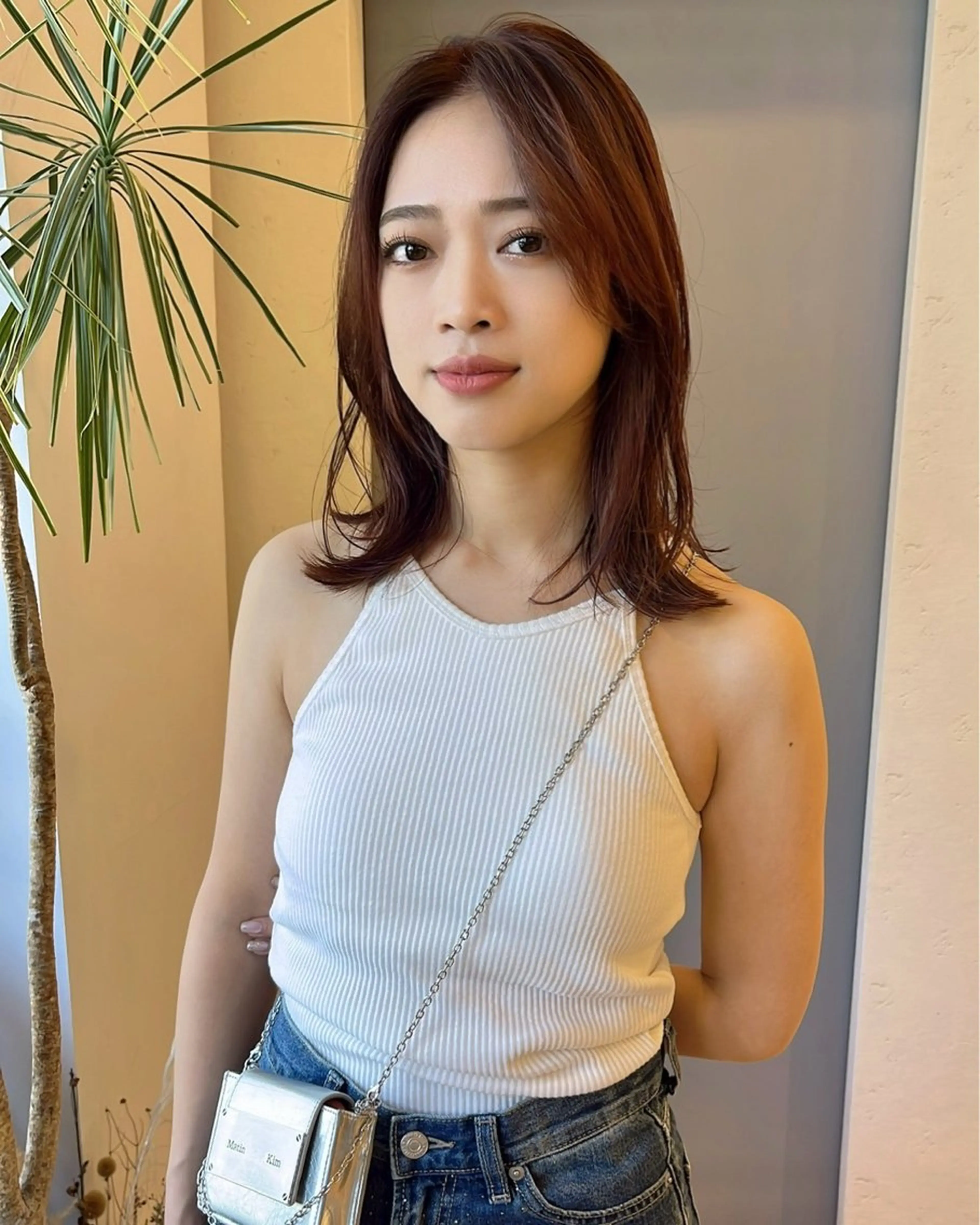 ミディアム 吉原 由菜のヘアスタイル