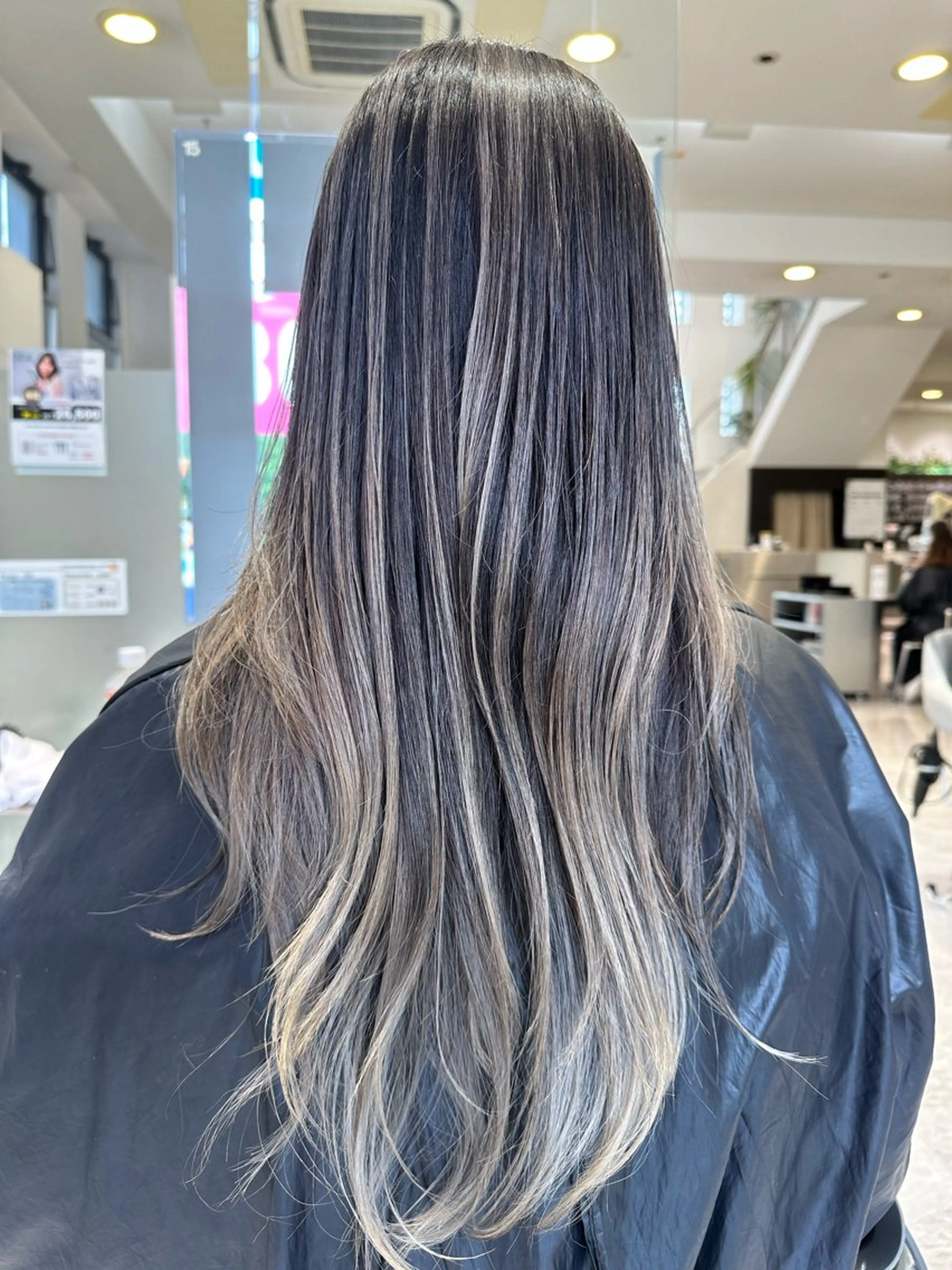 ロング レイヤーカット ヘアカラー イメージア鷺沼店所属・飯澤 淳基のヘアスタイル