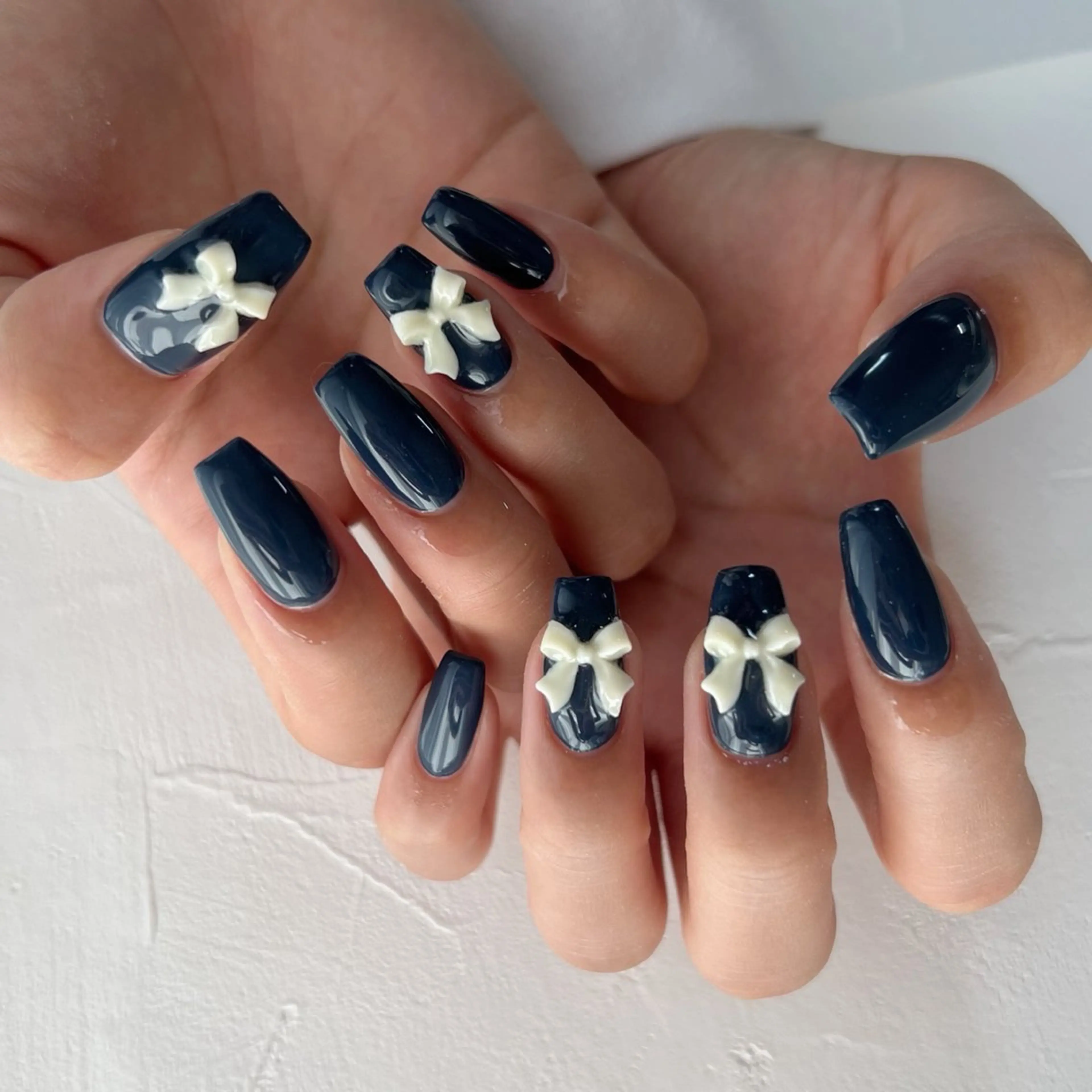 ネイル ネイビー ワンカラーネイル リボン ハンドネイル 川端 京香のネイルデザイン