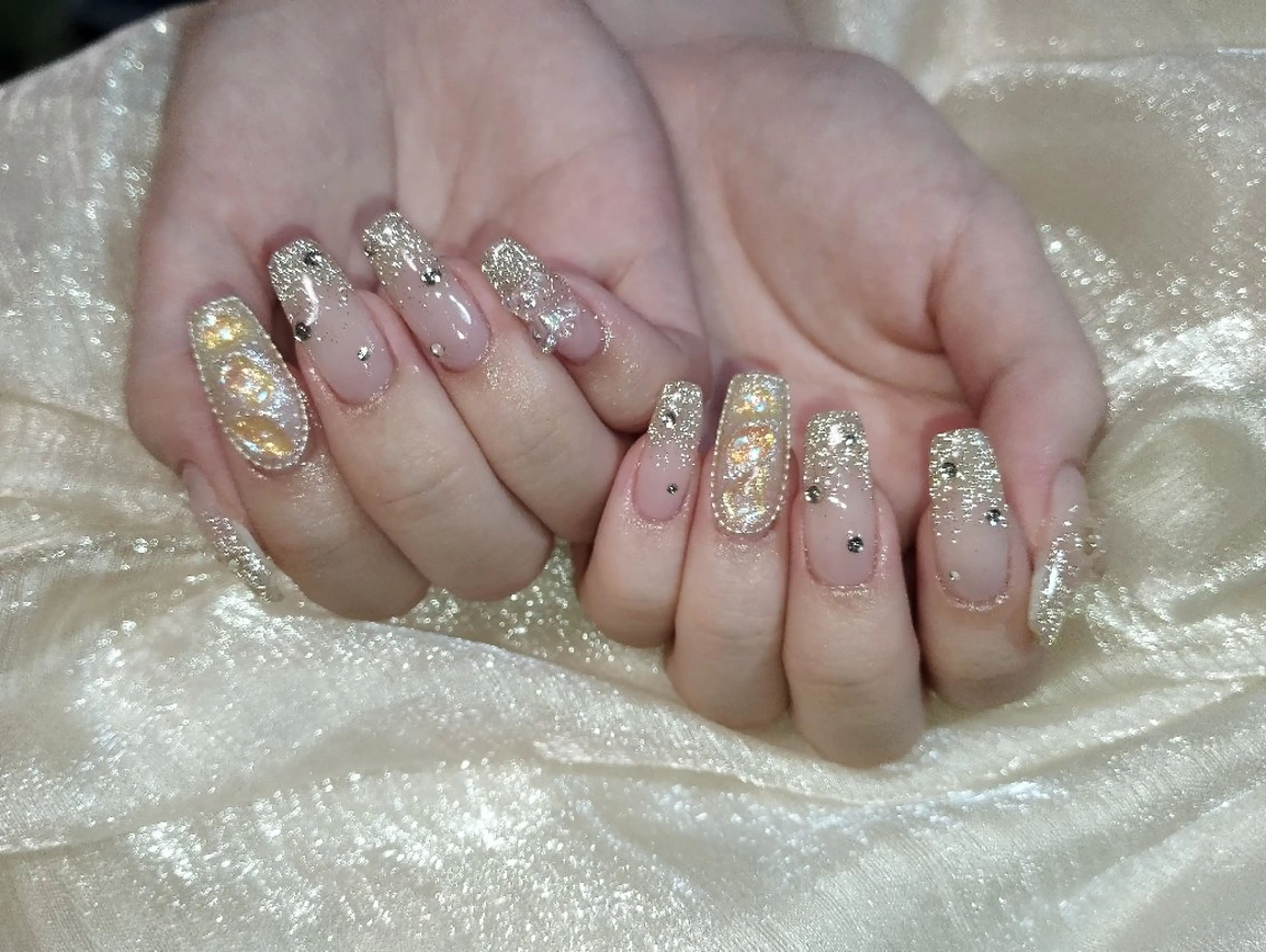 ネイル フラッシュネイル グラデーション ハンドネイル ハンドケア ＤI'A ネイルサロンのネイルデザイン