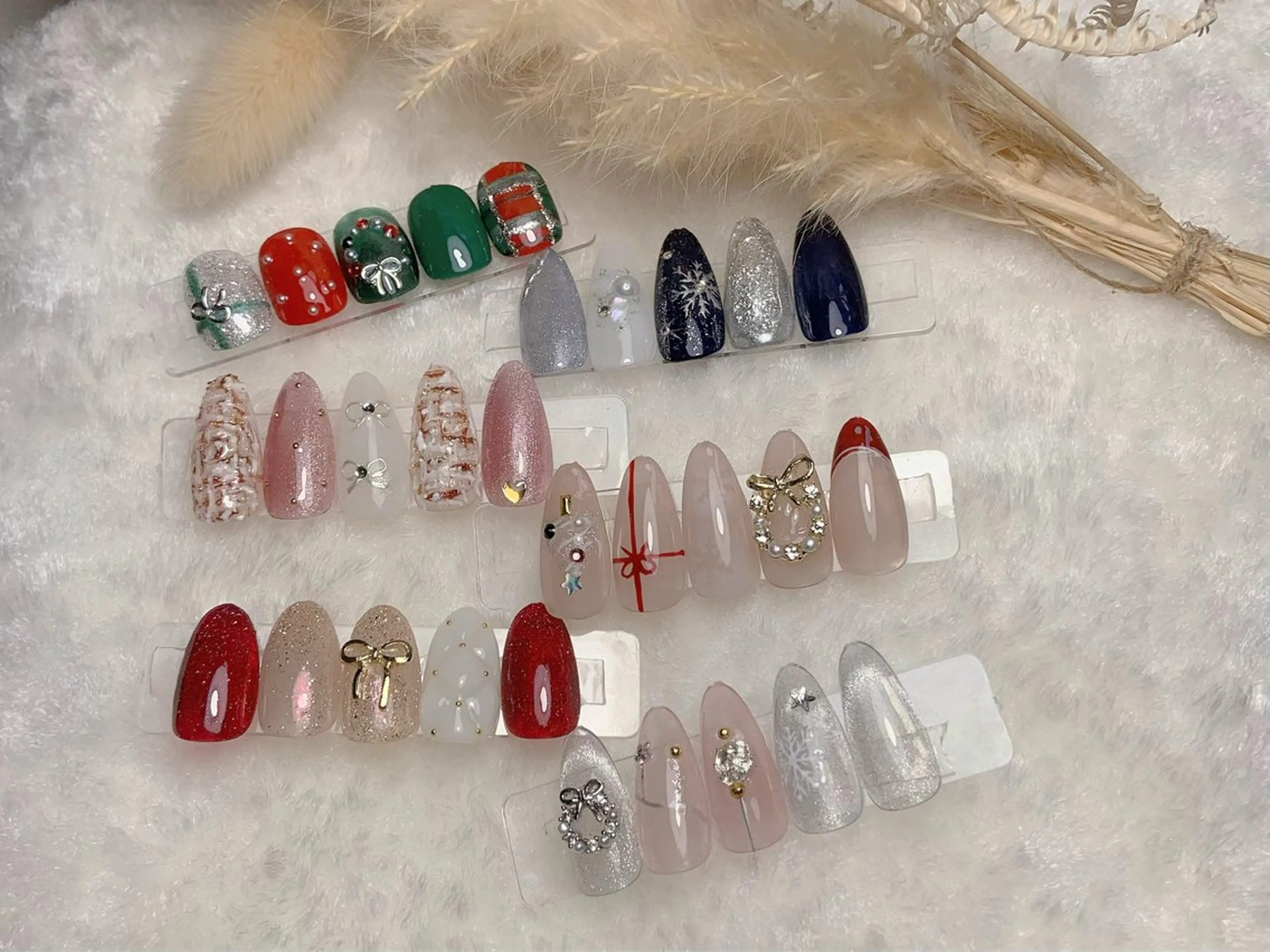 ネイル オーロラネイル チークネイル フレンチネイル ジェルネイル ガラスフレンチ ハンドネイル Nail Jolie所属・Nail Jolieのネイルデザイン
