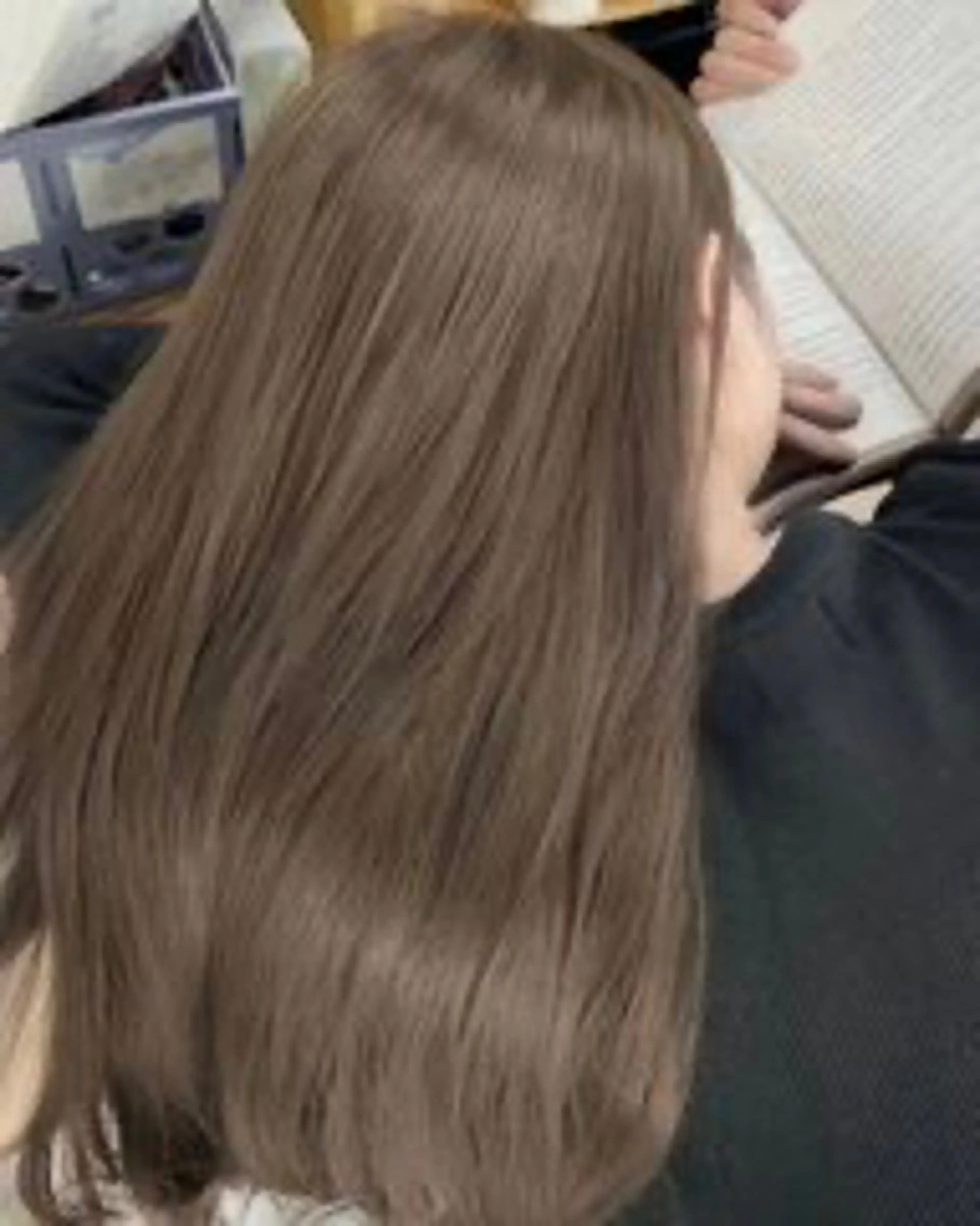 カラー ブリーチ ダブルカラー ブリーチなしカラー ヘアカラー トリートメント ヘアセット ARMONY表参道店所属・韓国風レイヤーカラー ライムのヘアスタイル