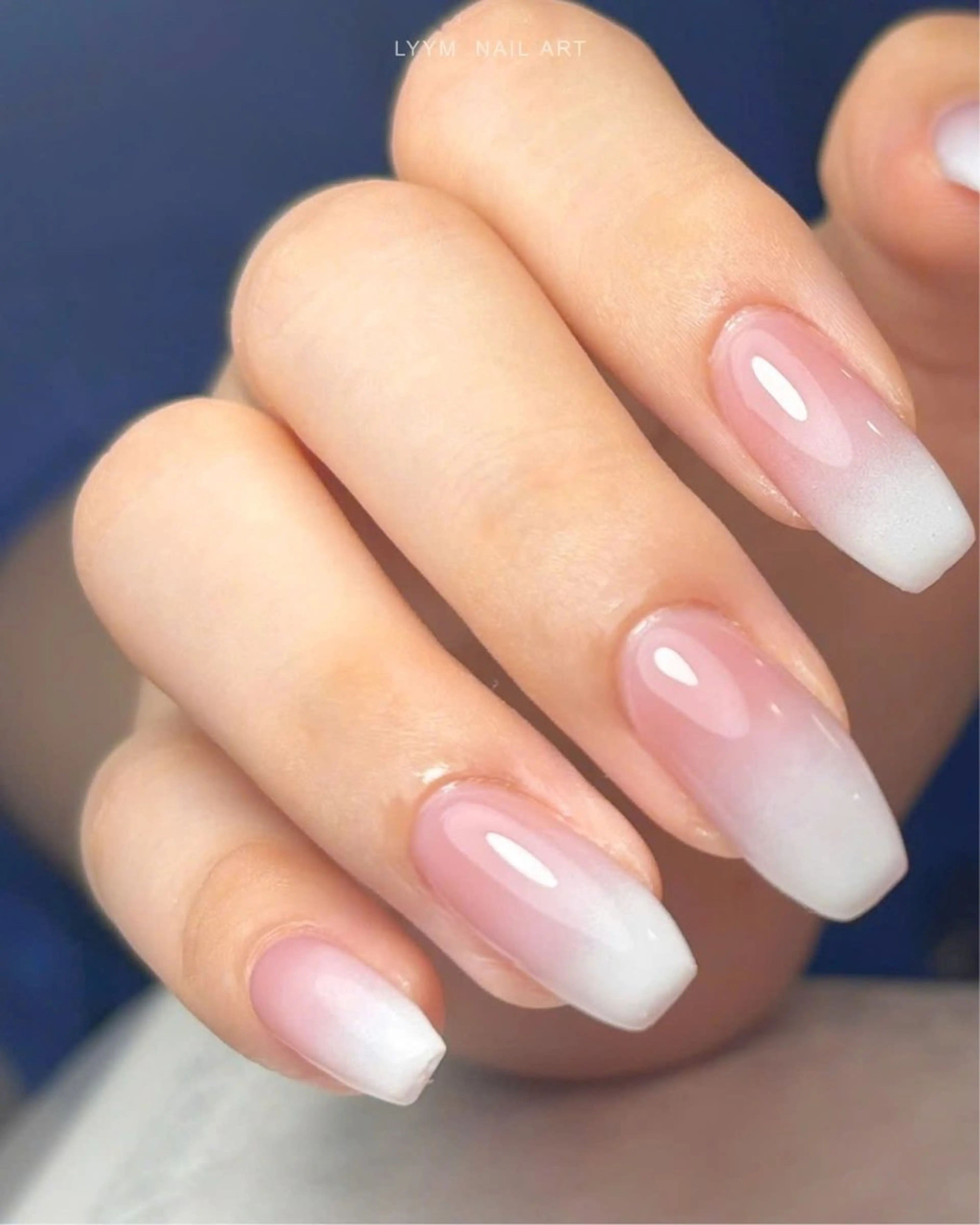 ネイル 韓国ネイル ワンホンネイル ホワイト ハンドネイル LYYM Salonのネイルデザイン