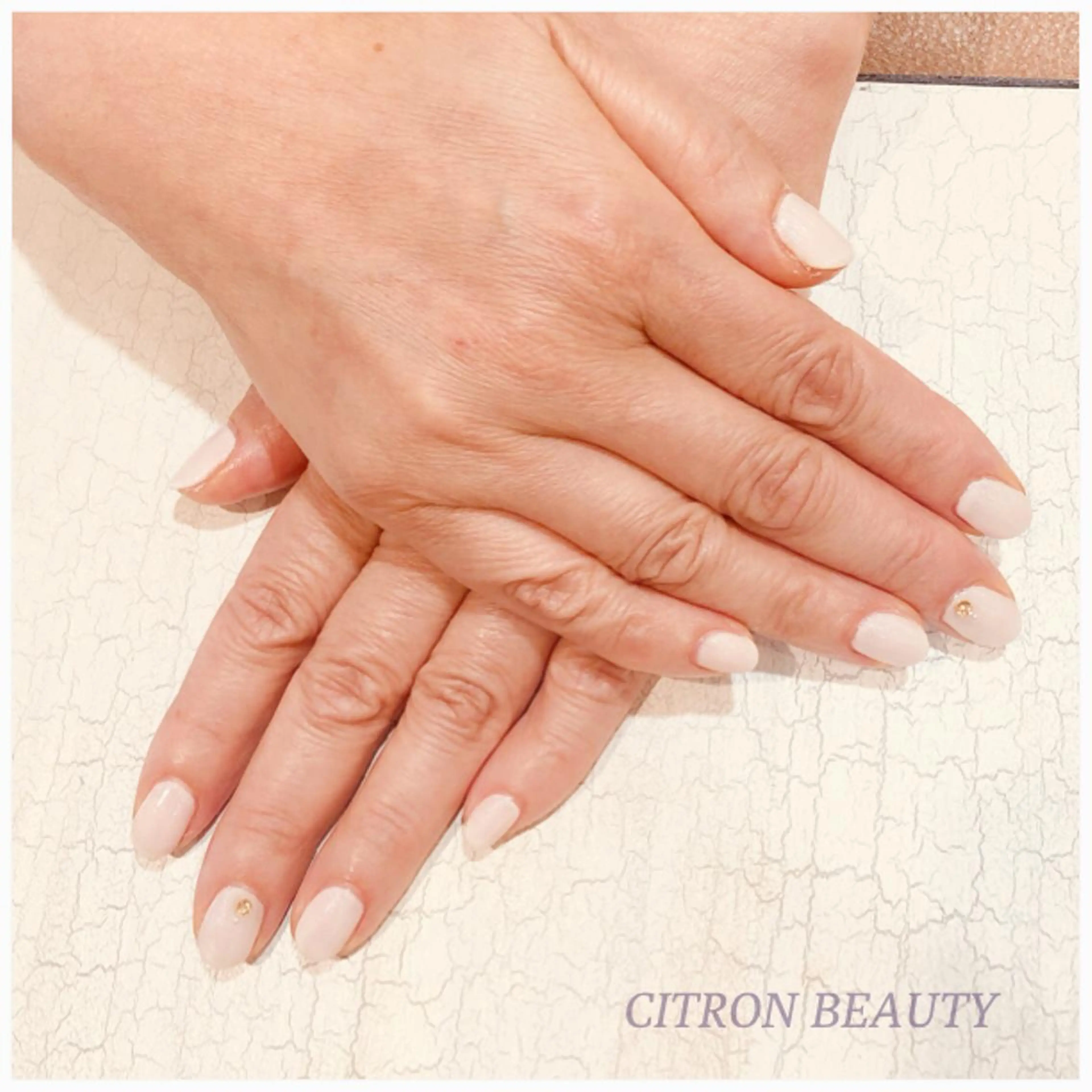 ネイル シンプルネイル ホワイト CITRON NAIL💅練習生のネイルデザイン