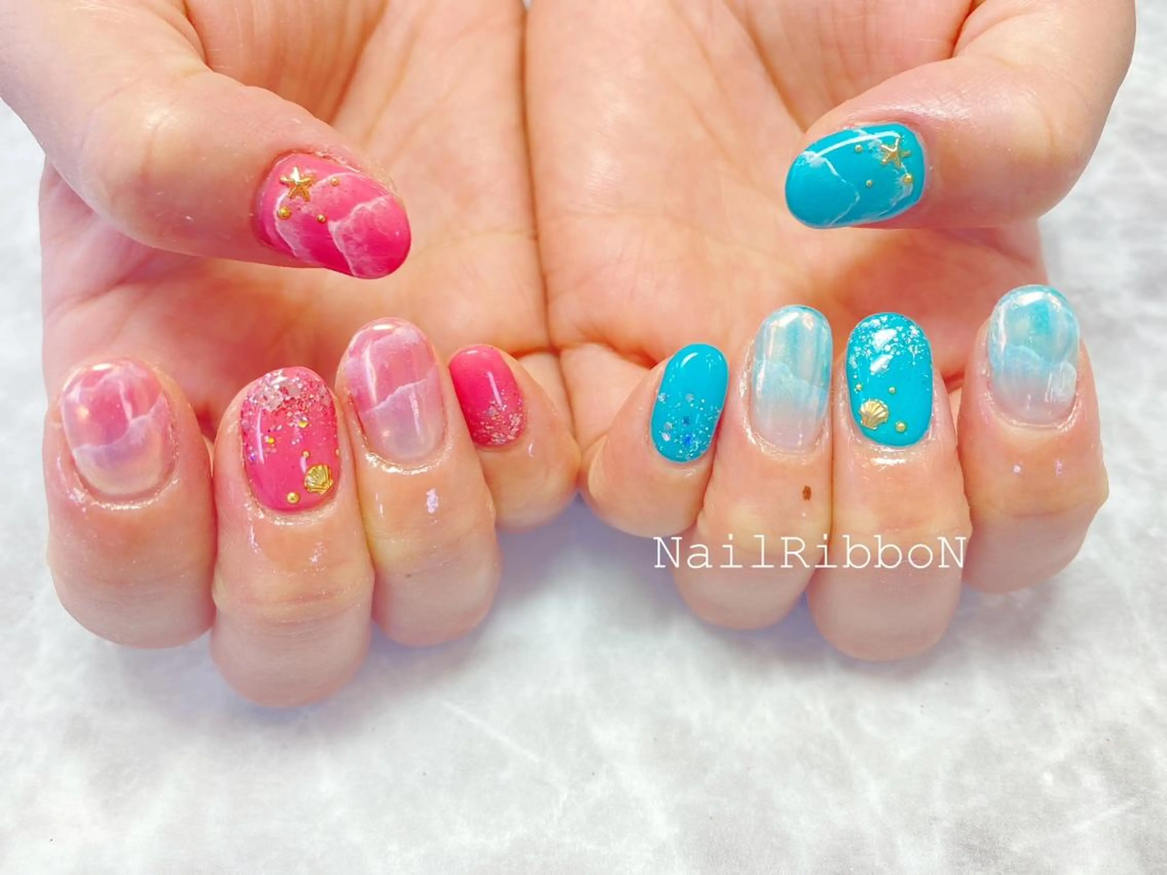 ネイル ネイルリボン 受付スタッフのネイルデザイン