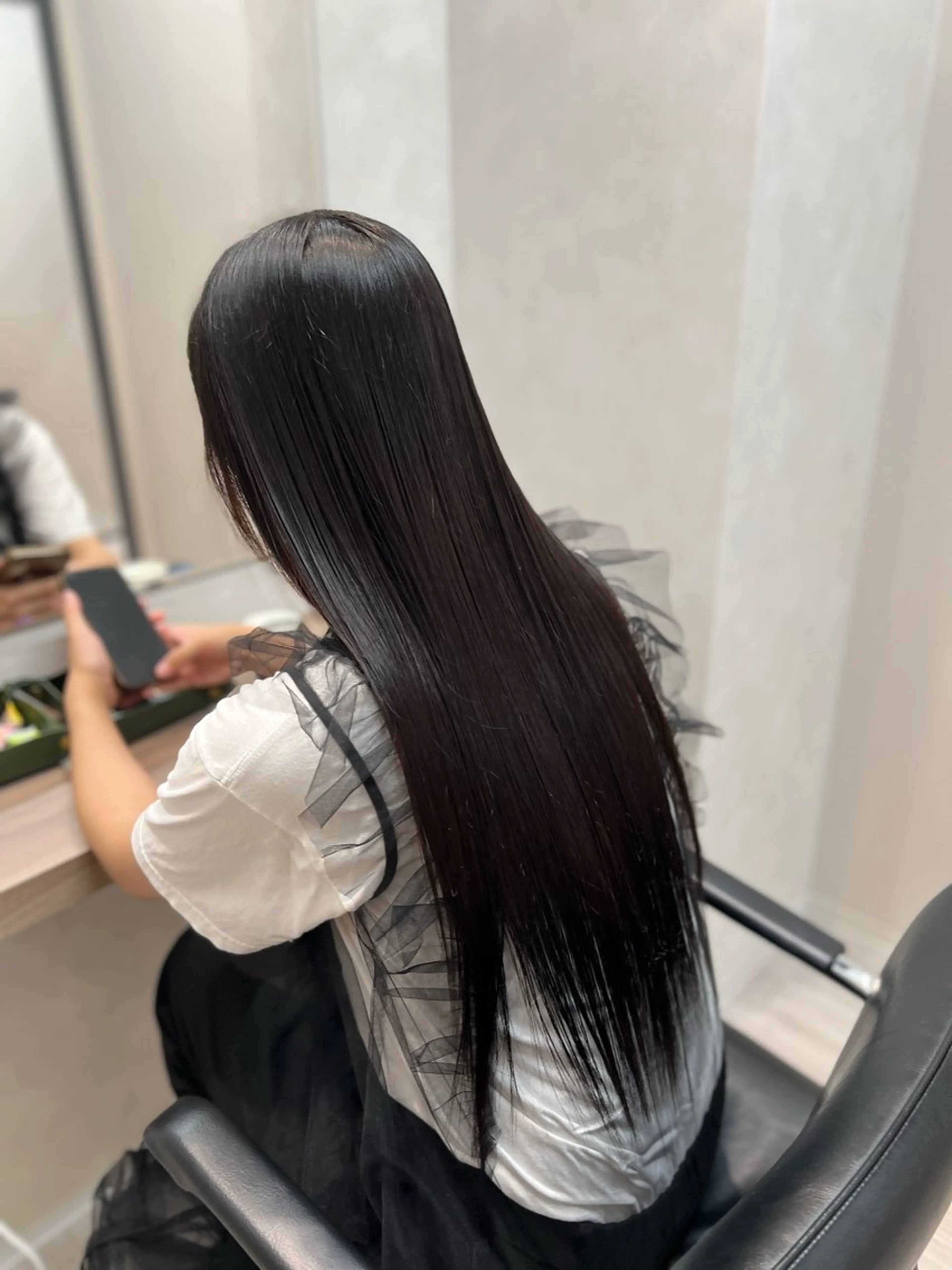 パーマ AIconic nagoya所属・縮毛矯正/ レイヤー/ミディアムのヘアスタイル