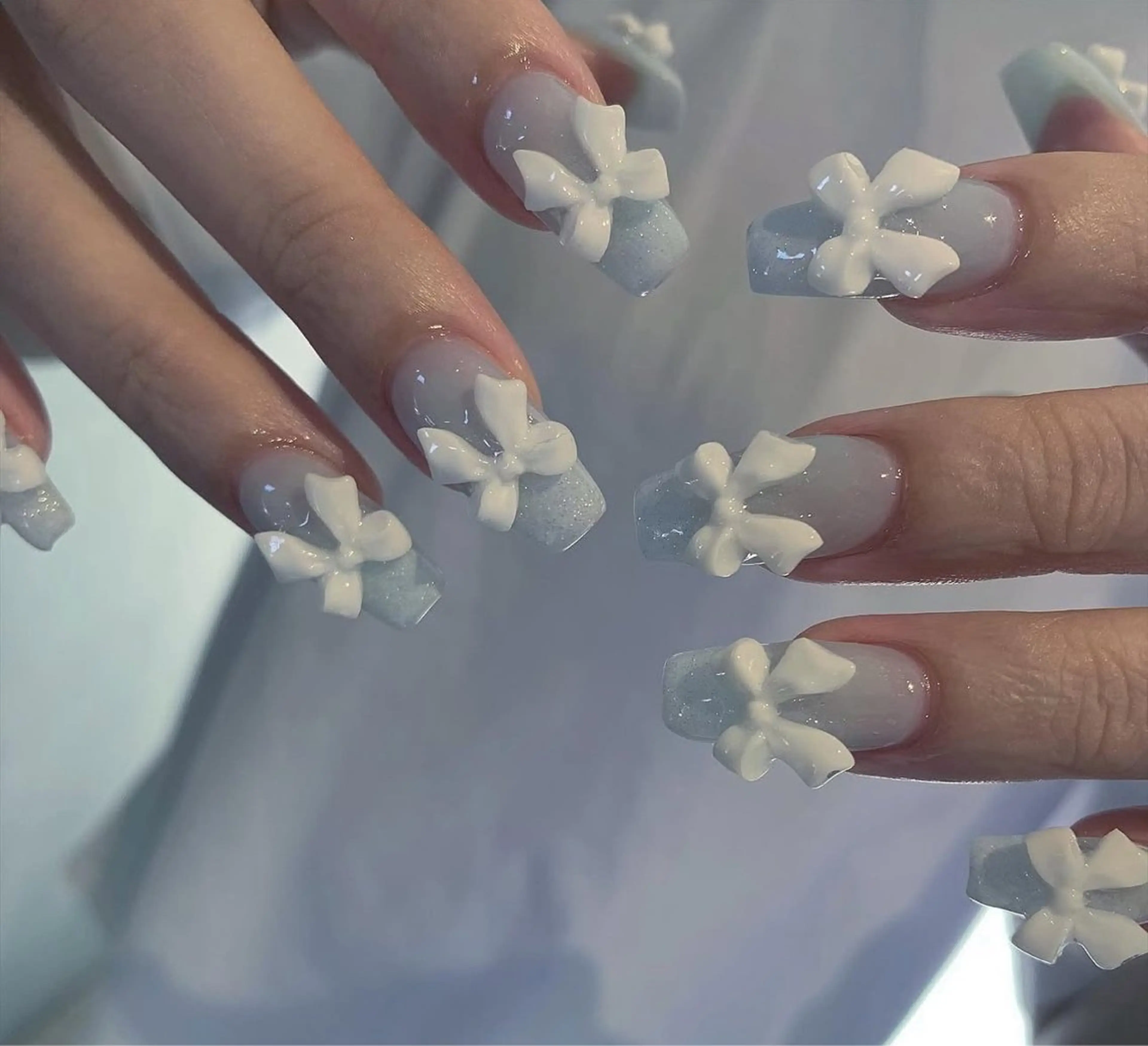 ネイル オーロラネイル フレンチネイル ジェルネイル ハロウィン キラキラネイル H.baby Nail Salonのネイルデザイン