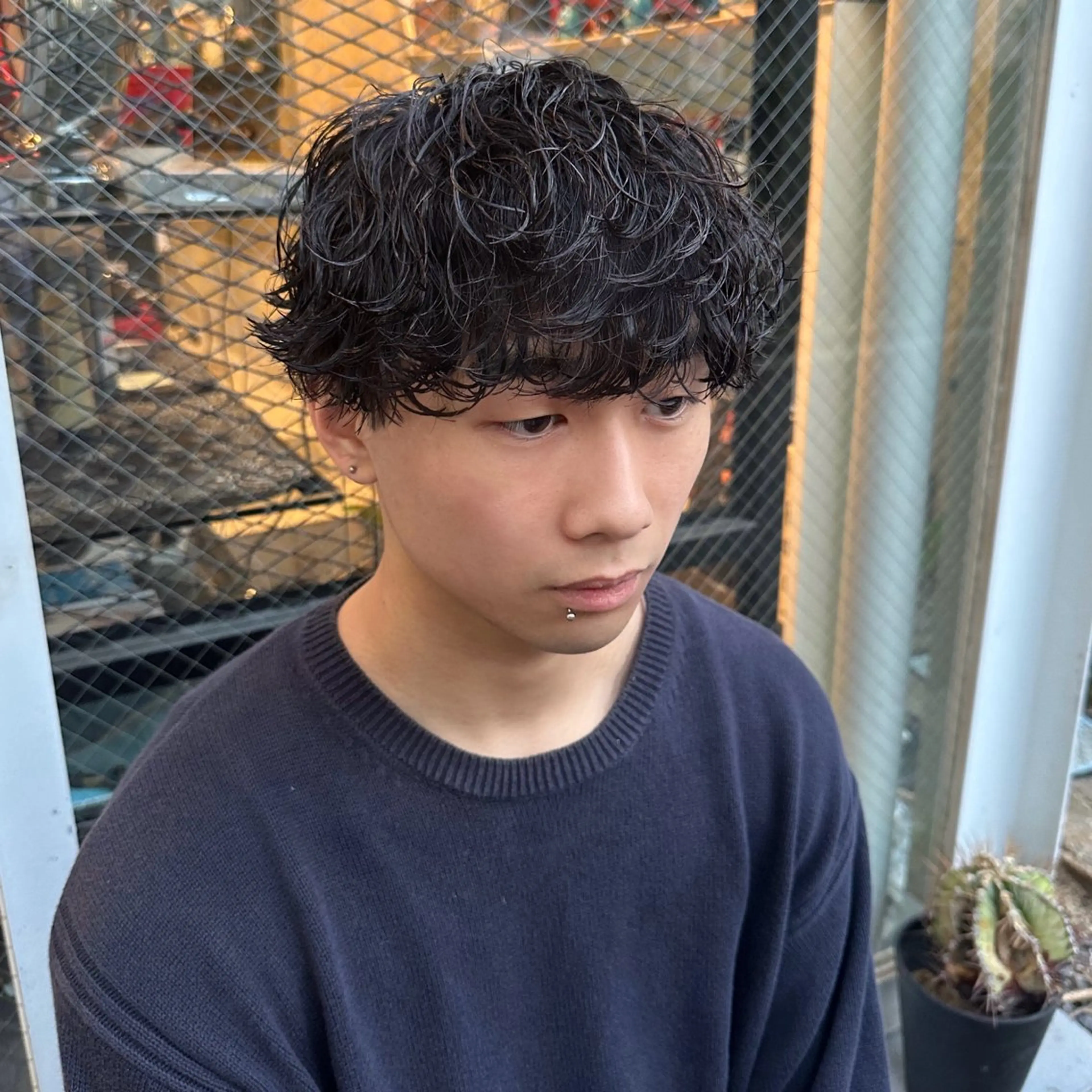 ショート パーマ メンズ メンズパーマ 波巻きパーマ スパイラルパーマ カット パーマ トリートメント ツイスパ/メンズ パーマ/歩夢のヘアスタイル