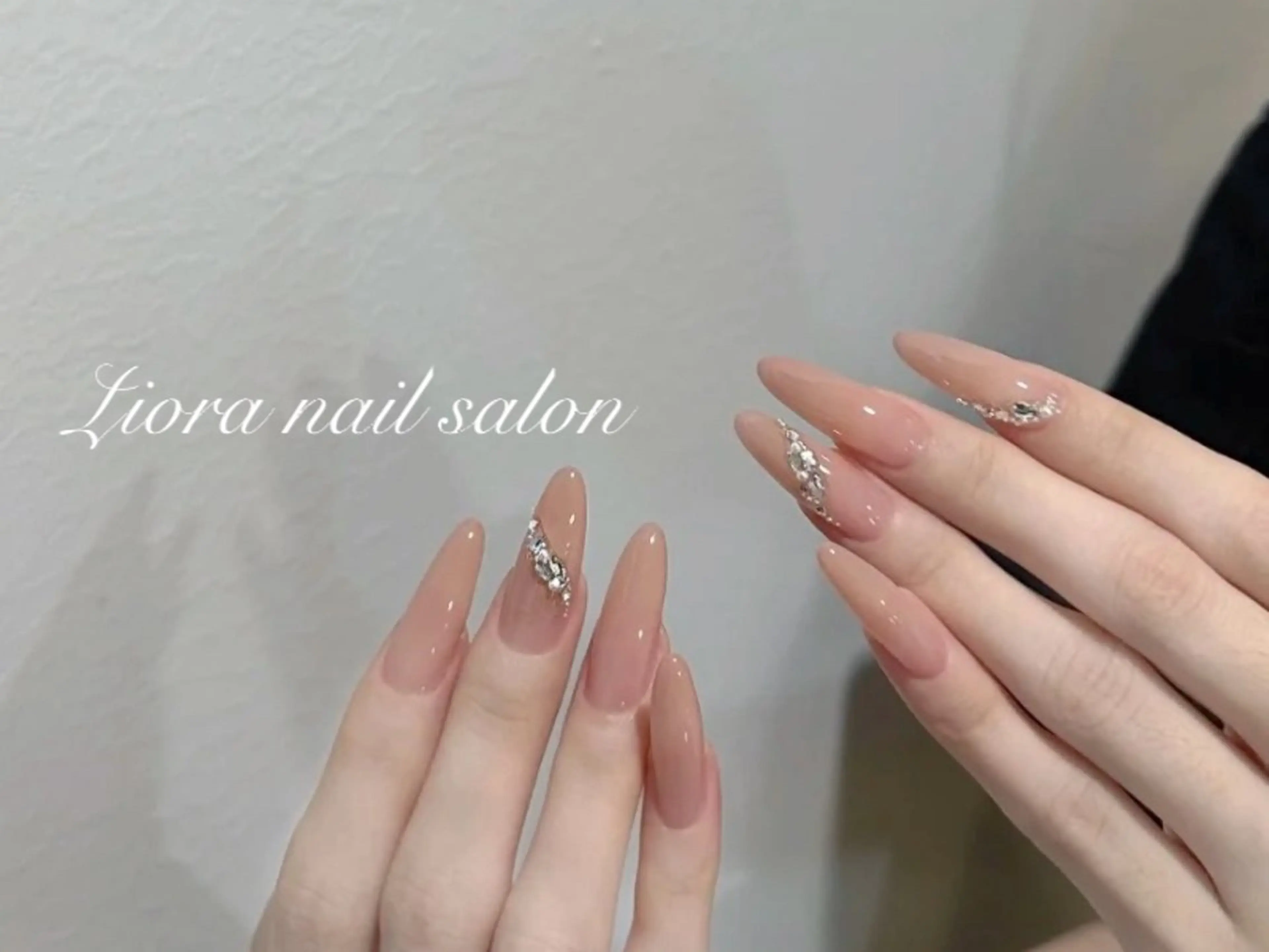 ネイル フレンチネイル ジェルネイル ガーリー グラデーション キラキラネイル ハンドネイル Liora nail 1のネイルデザイン