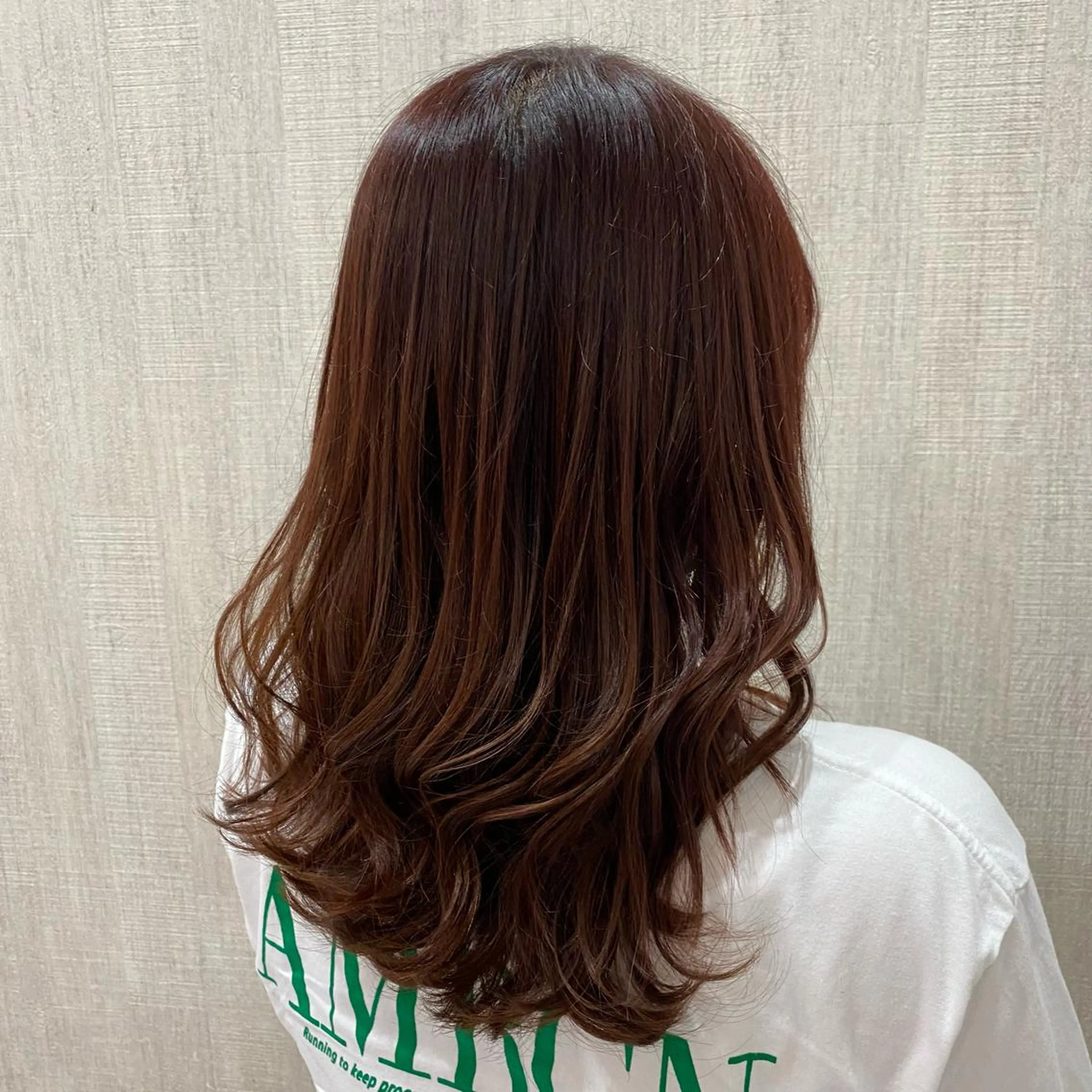 ミディアム カラー カット ヘアカラー トリートメント 🫧透け感⋆艶髪💎 山口アヤカのヘアスタイル
