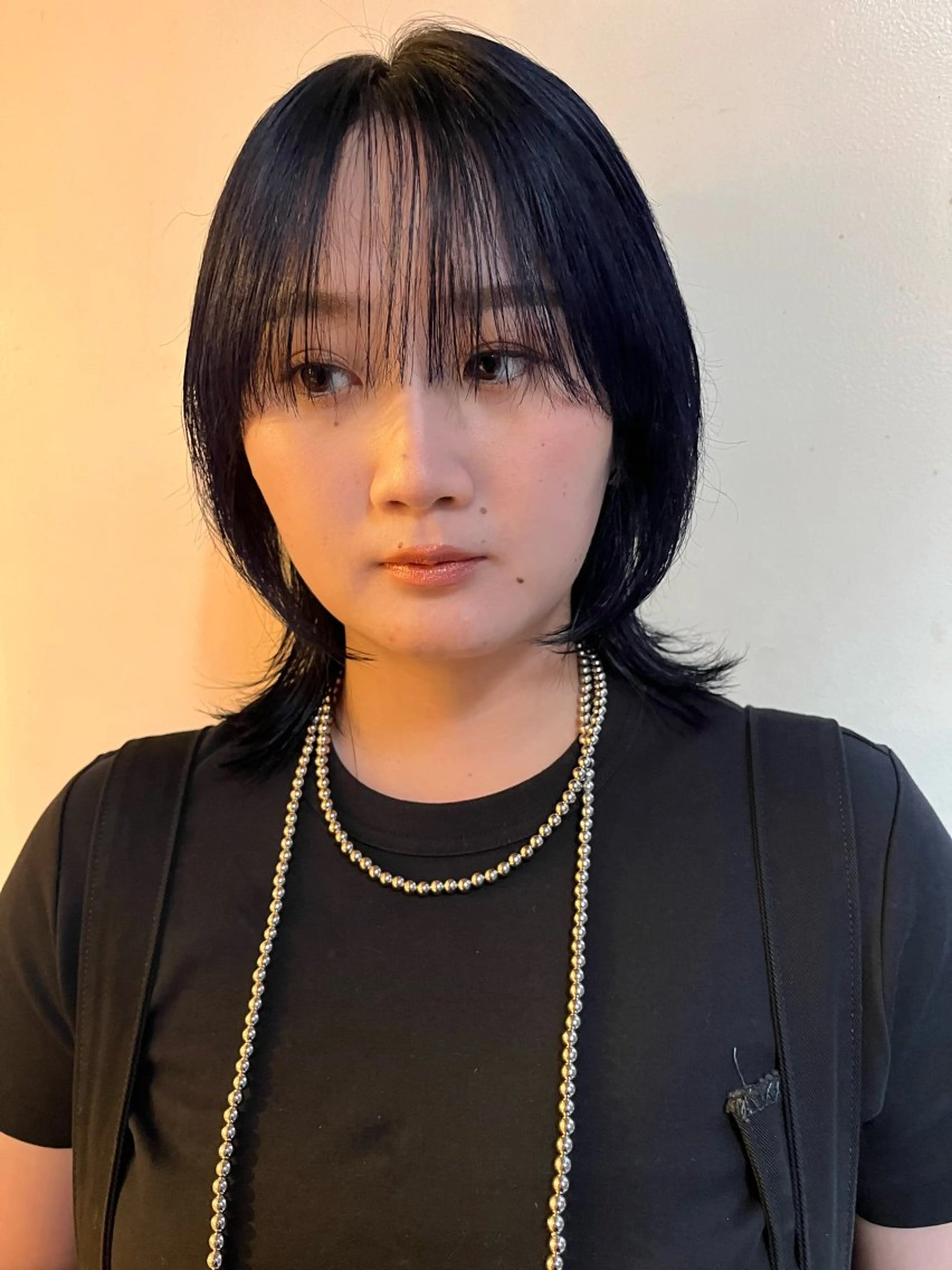 ミディアム カラー ネイビーカラー レイヤーカット ウルフカット カット ヘアカラー 若林 良のヘアスタイル