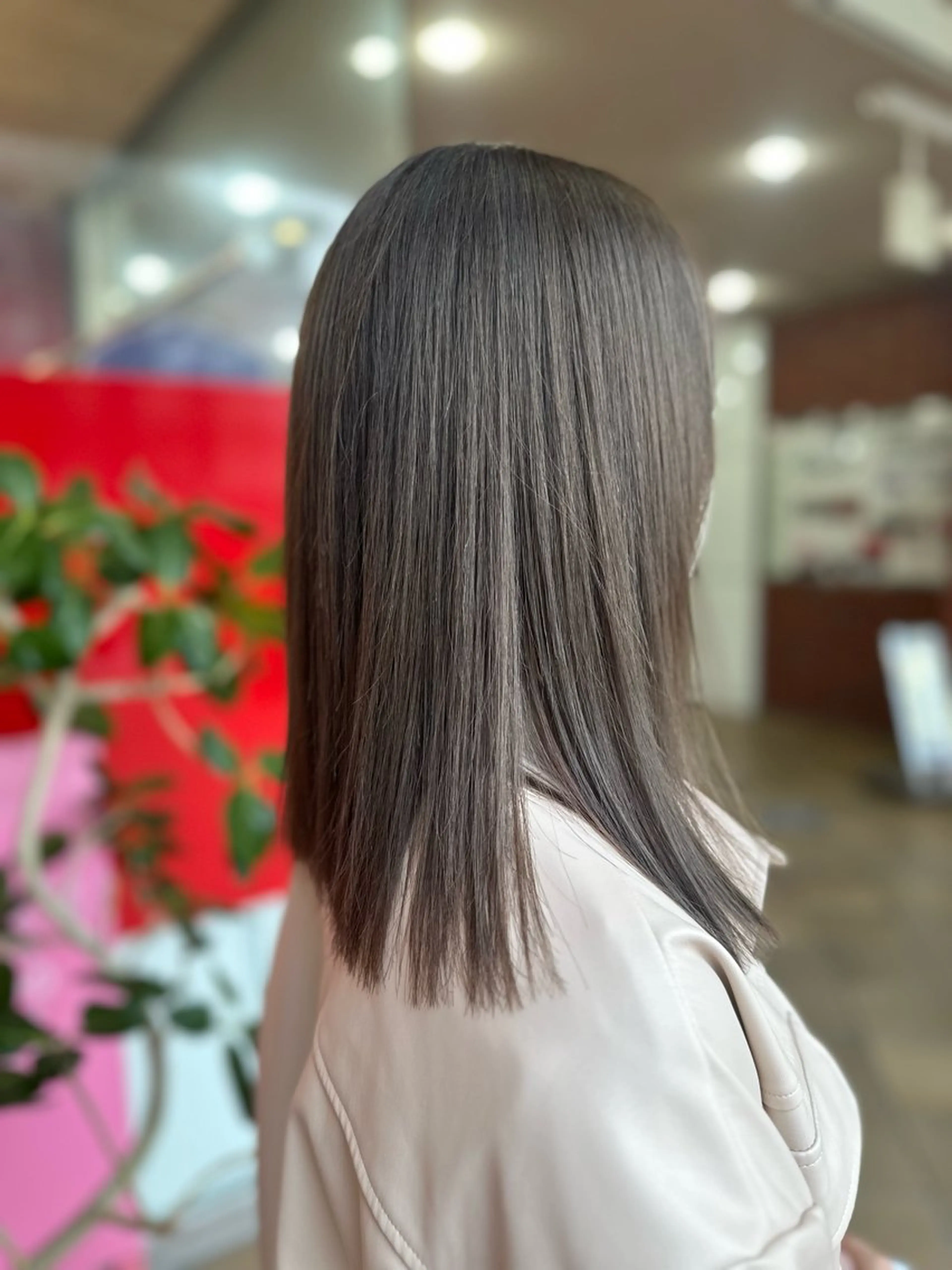 セミロング カラー ヘアカラー 横山 千春のヘアスタイル