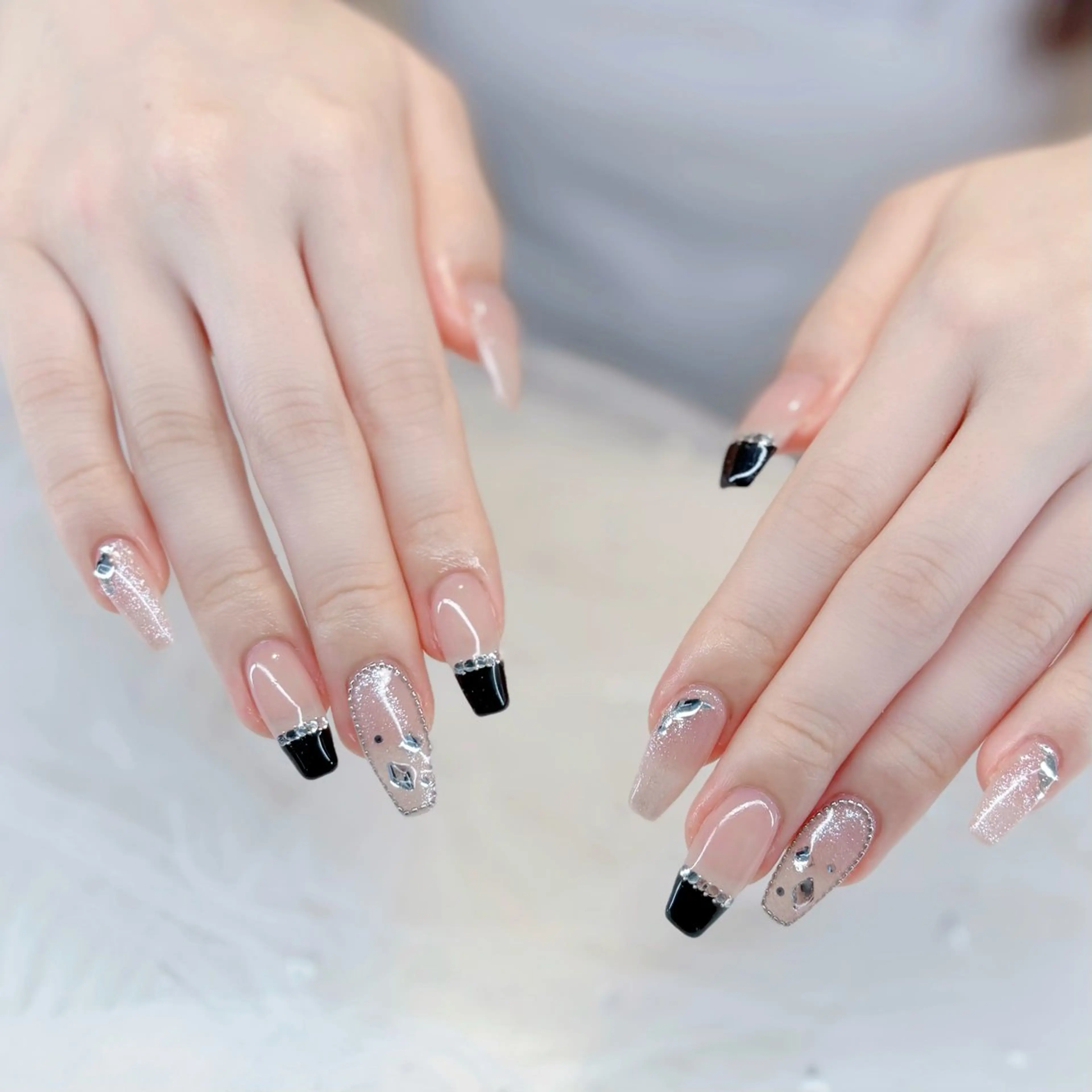 ネイル フレンチネイル キラキラネイル ワンホンネイル Keli Nail 難波のネイルデザイン