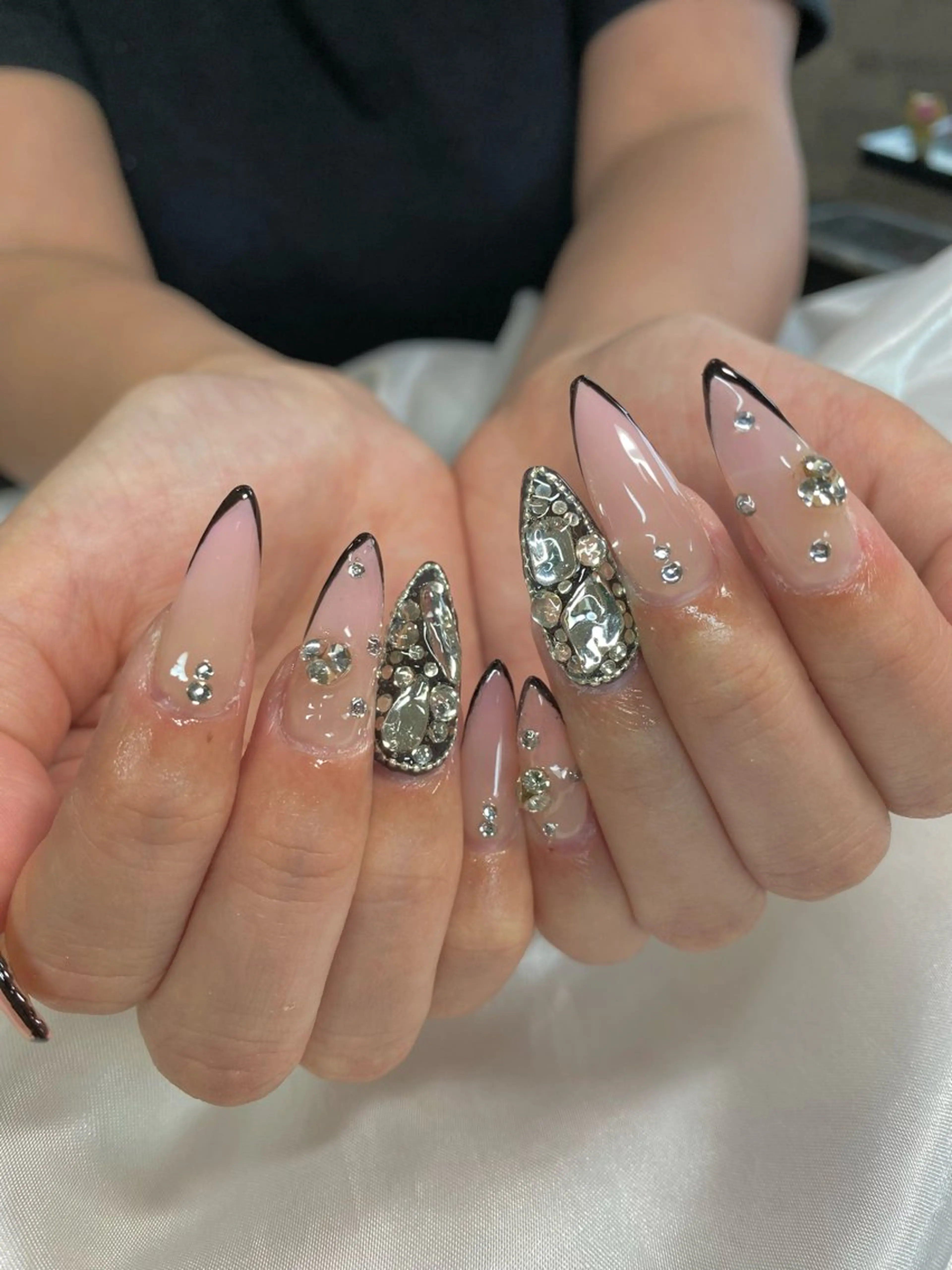 ネイル ハンドネイル デコパーツが得意♪ ネイル/眉毛/エステの眉毛・アイブロウイメージ