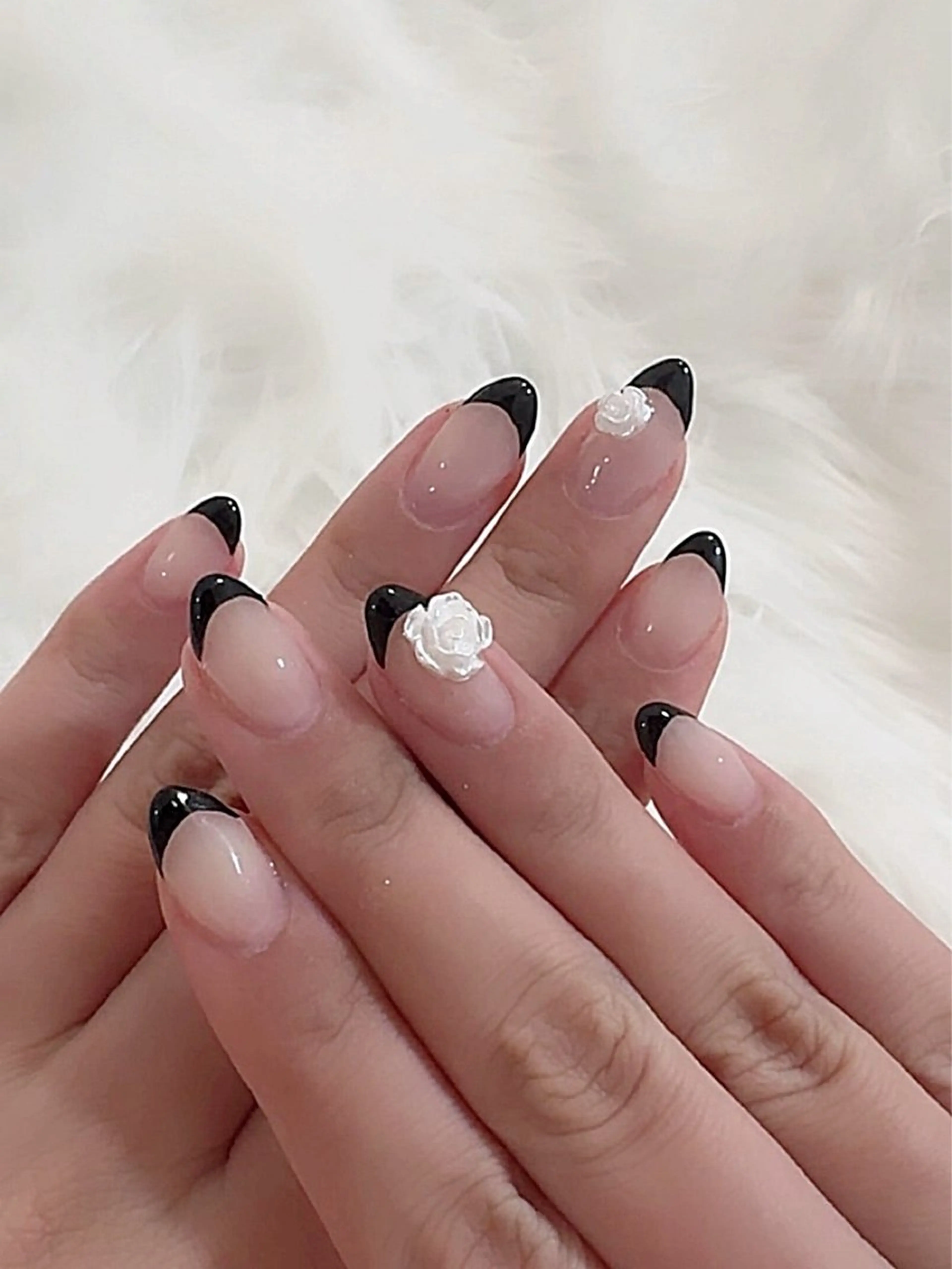 ネイル シュシュ 🎀 girly nailのネイルデザイン
