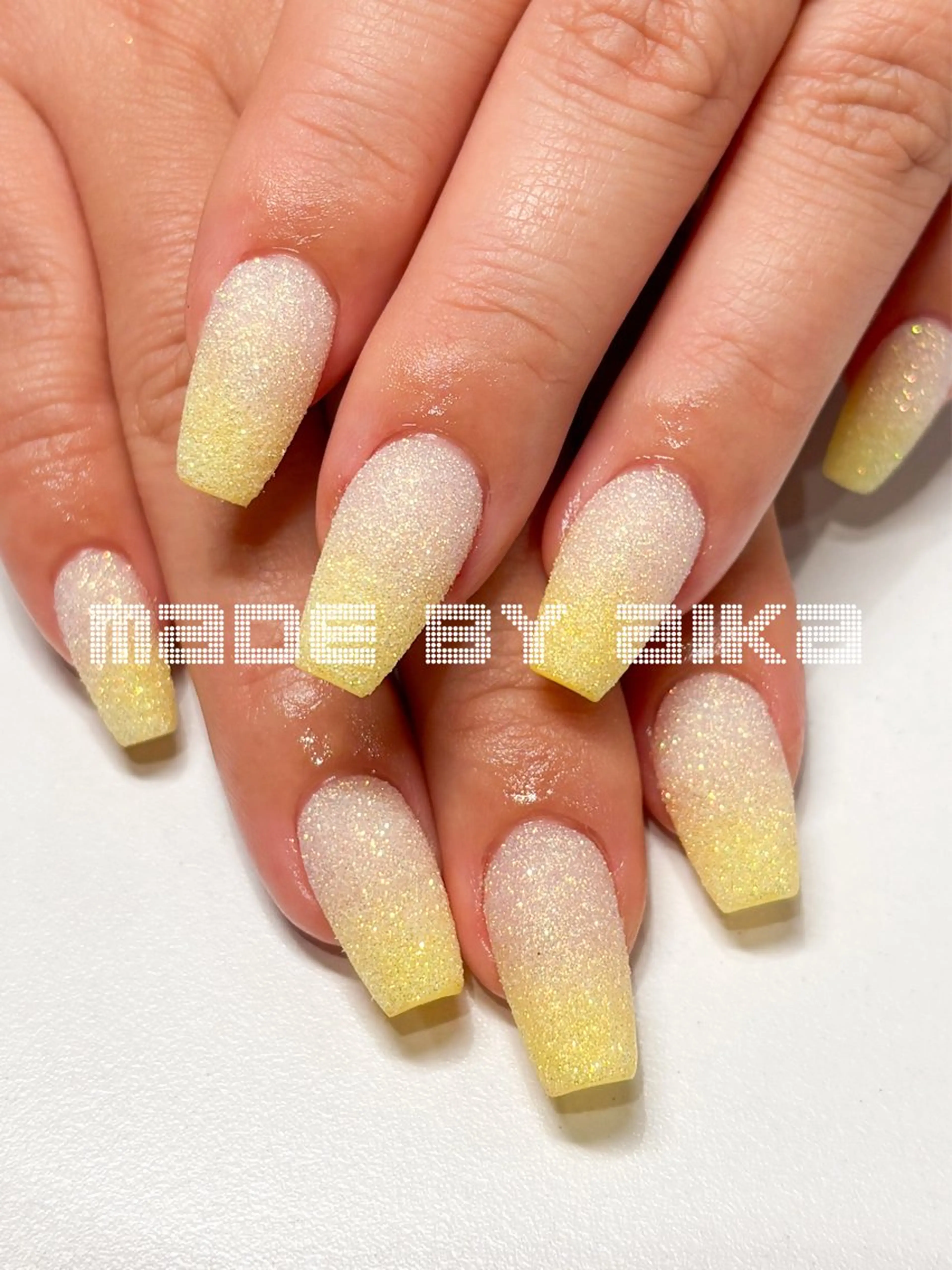 ネイル キラキラネイル スカルプネイル 春ネイル 黄色 ハンドネイル ハンドケア Made By AIKAのネイルデザイン