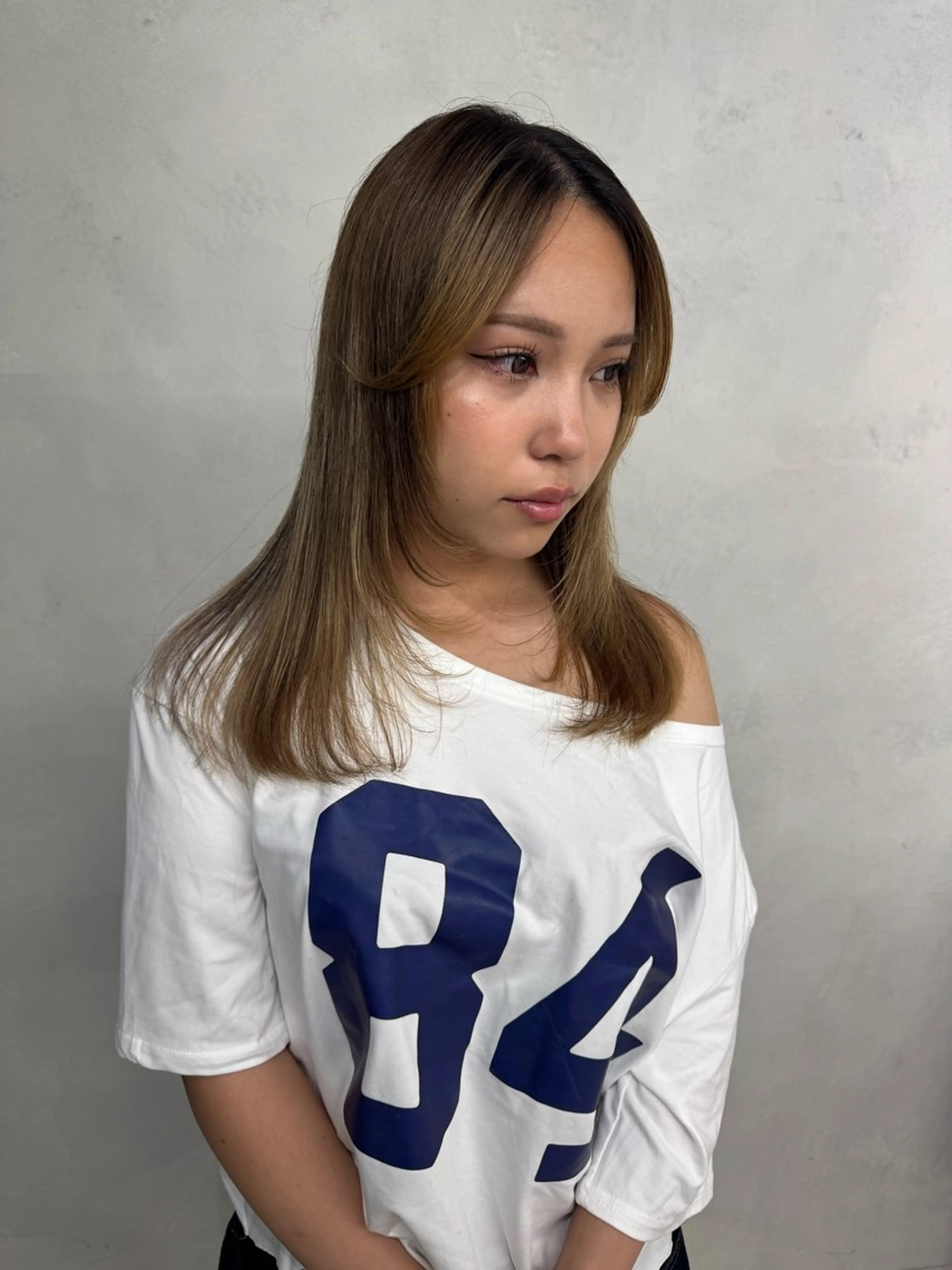 ミディアム レイヤーカット 顔周りレイヤー /kokoro🦮のヘアスタイル