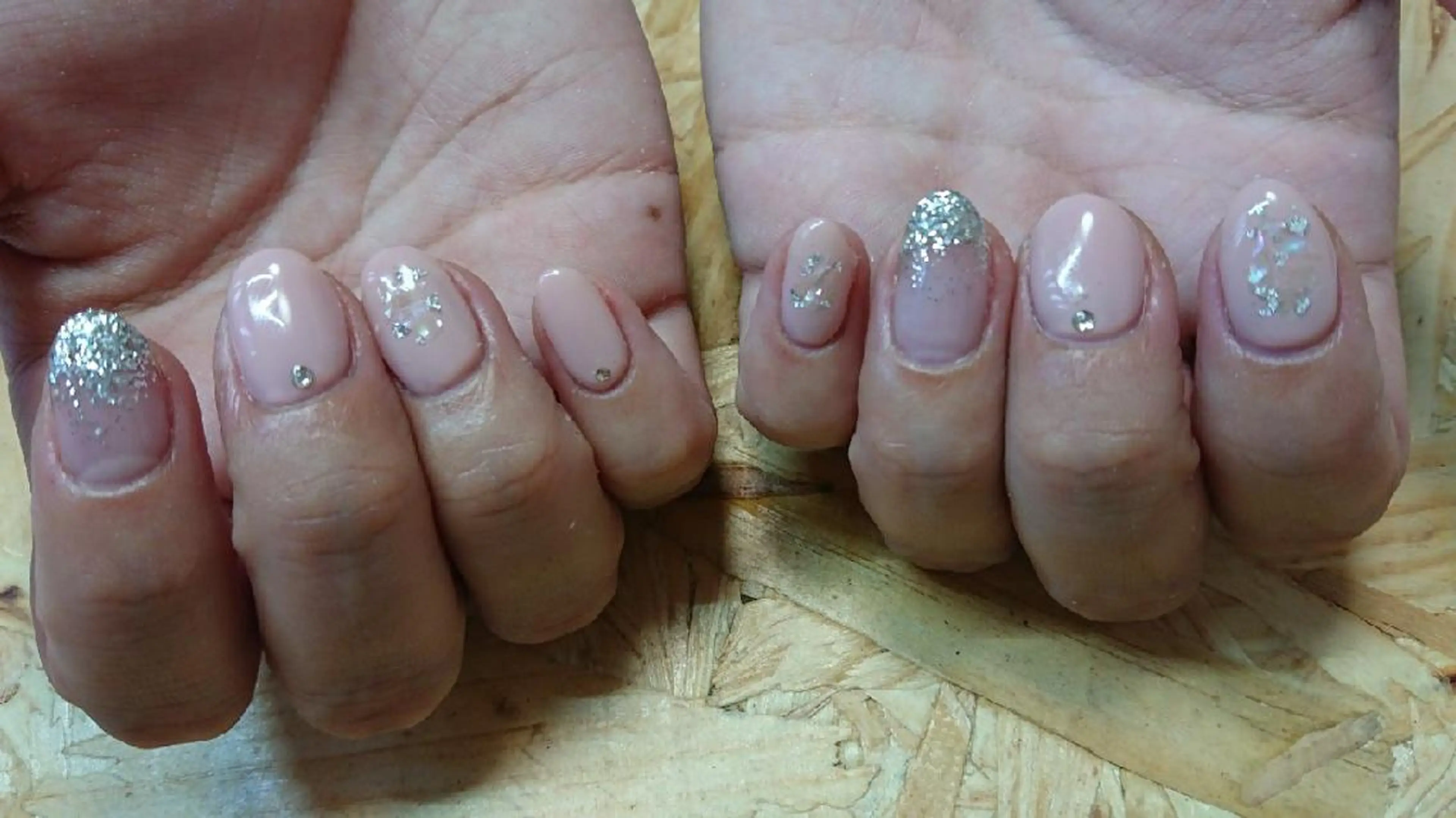 ネイル 鈴木 なつきのネイルデザイン